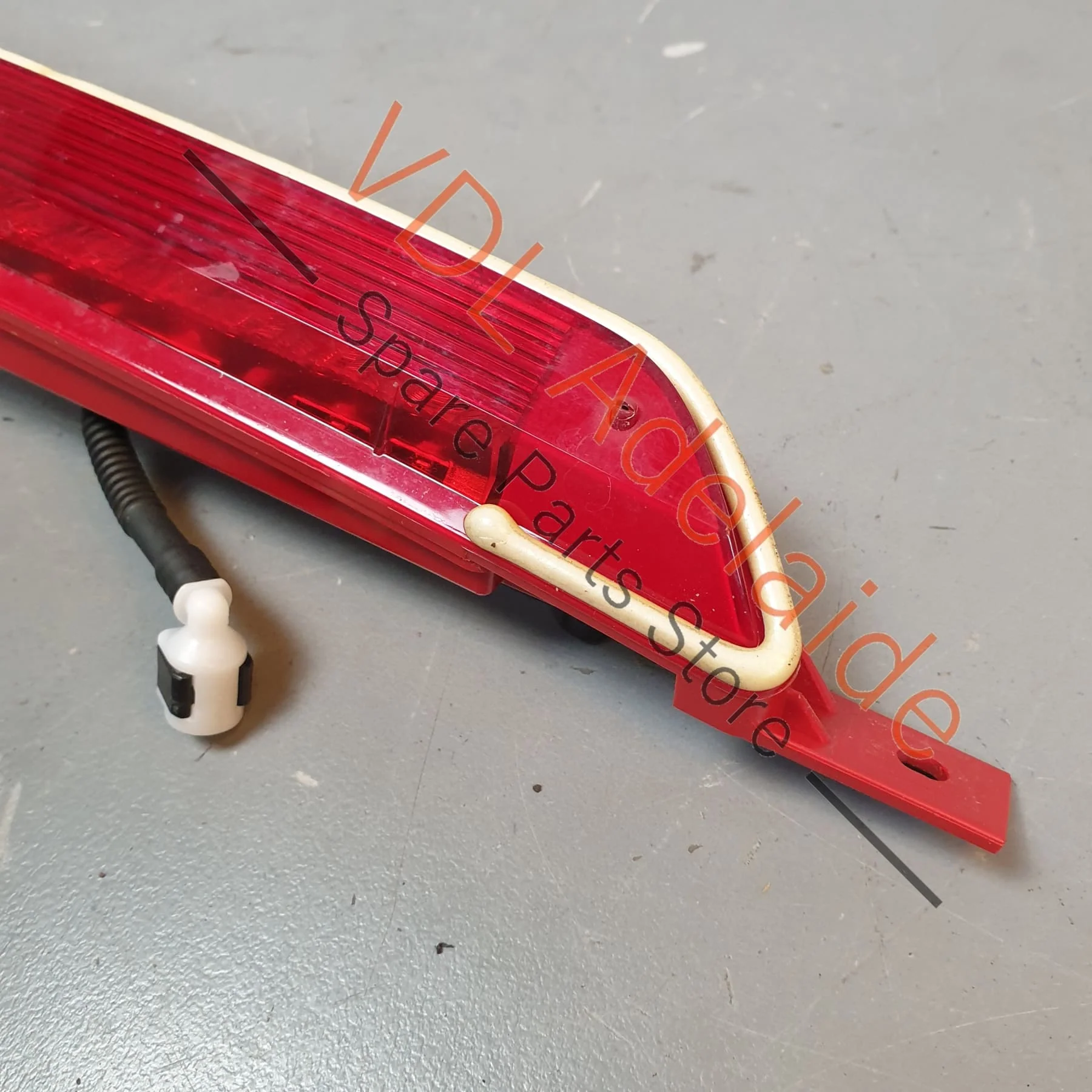 VW Golf MK7 7.5 Gti R Spoiler Mounted 3rd Brake Light Middle 5G6945087A - Image 5