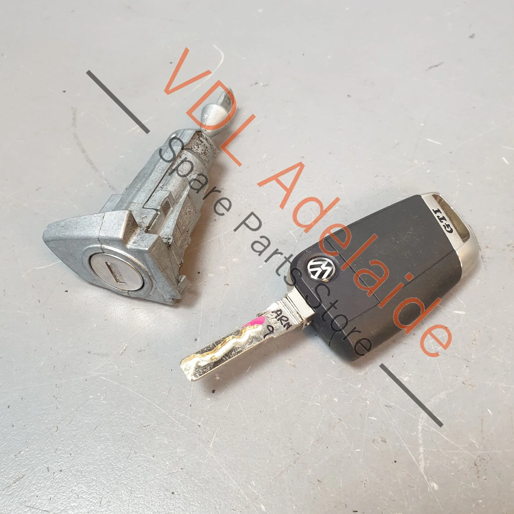 VW Golf MK7 Door Lock Barrel and Matching Blade Key 107837168CL - Image 3