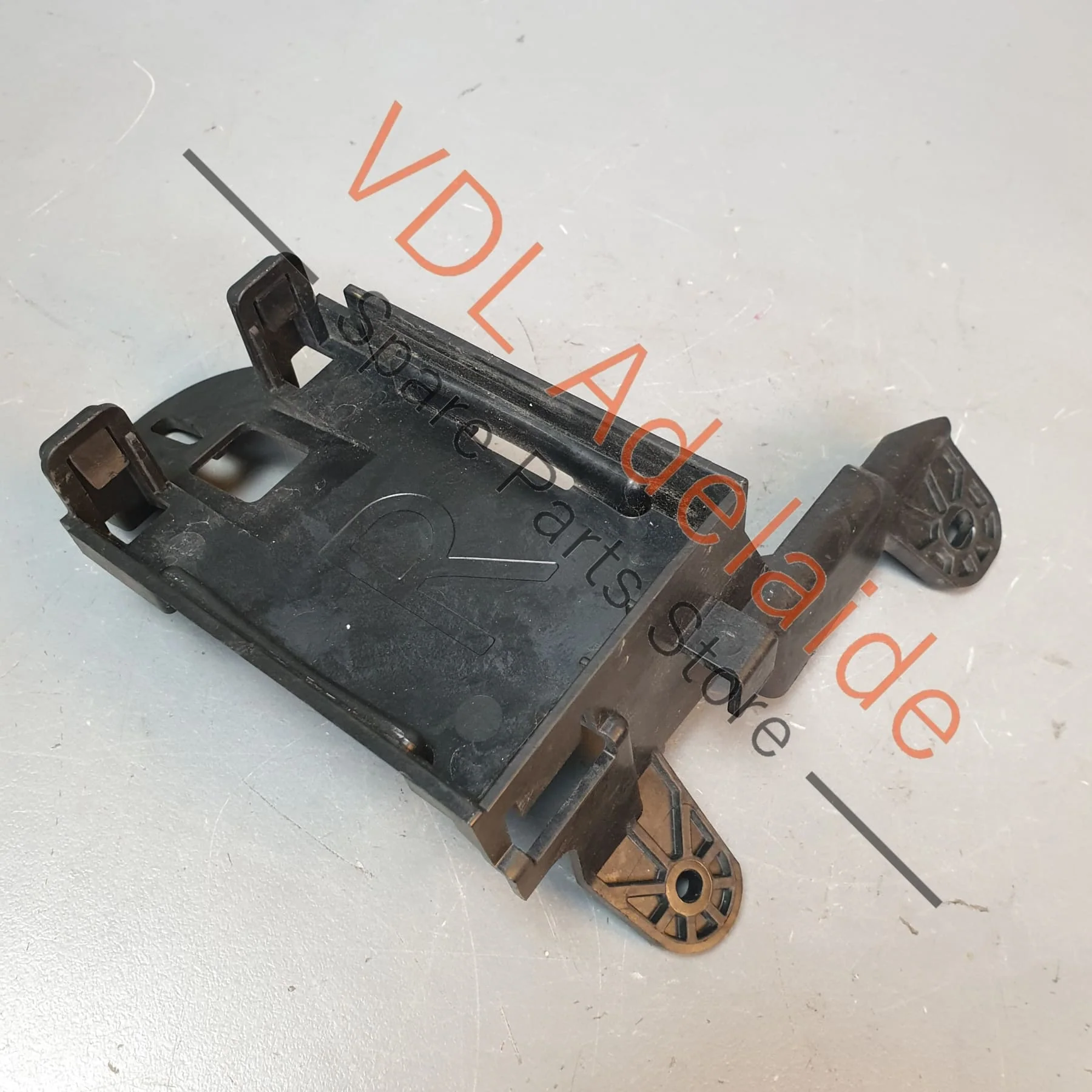 VW Audi Blind Spot Radar Bracket Right Side 5G6907456B 5G6907456C