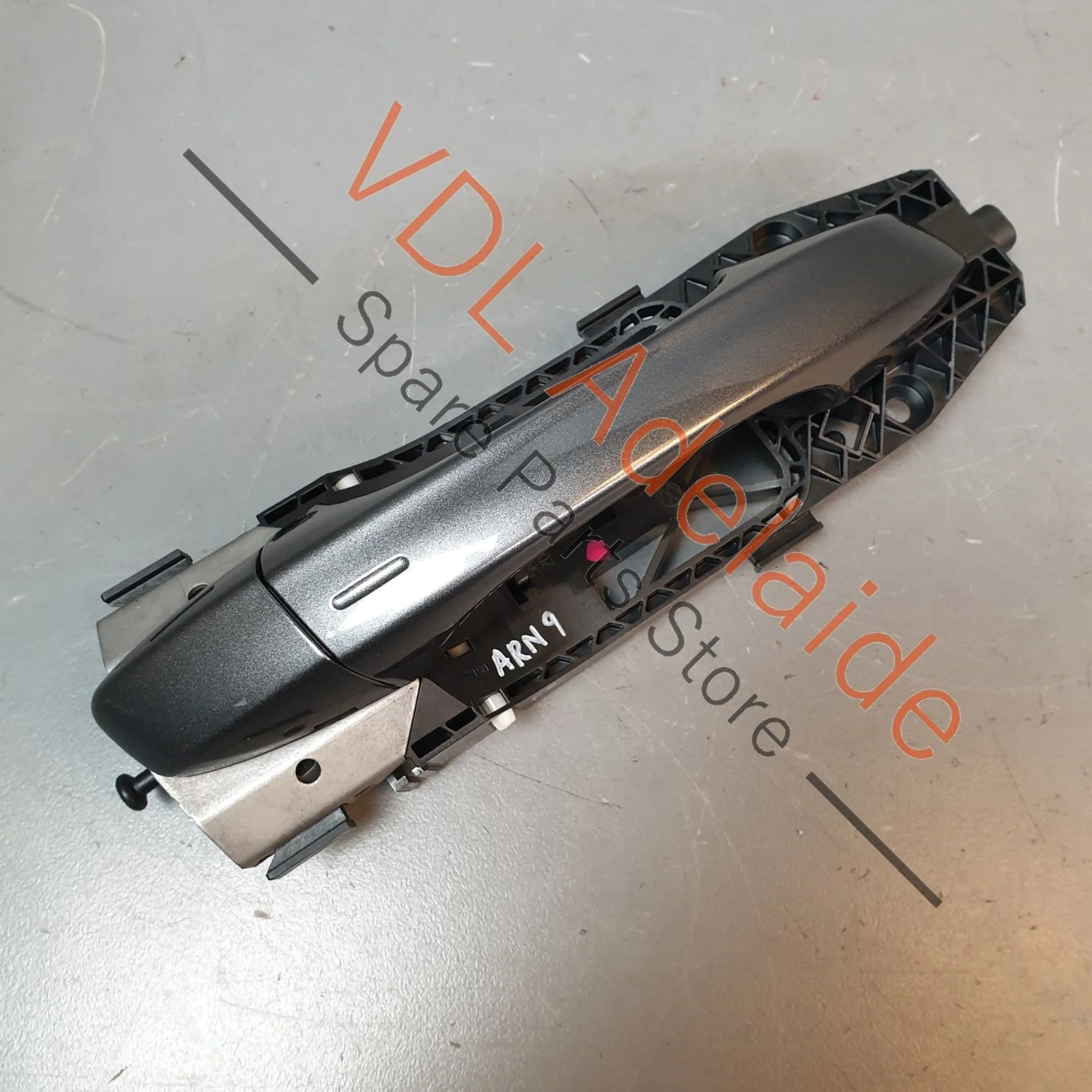 VW Golf Front Right Exterior Door Handle for Keyless Entry Vehicles Indium Gray LR7H