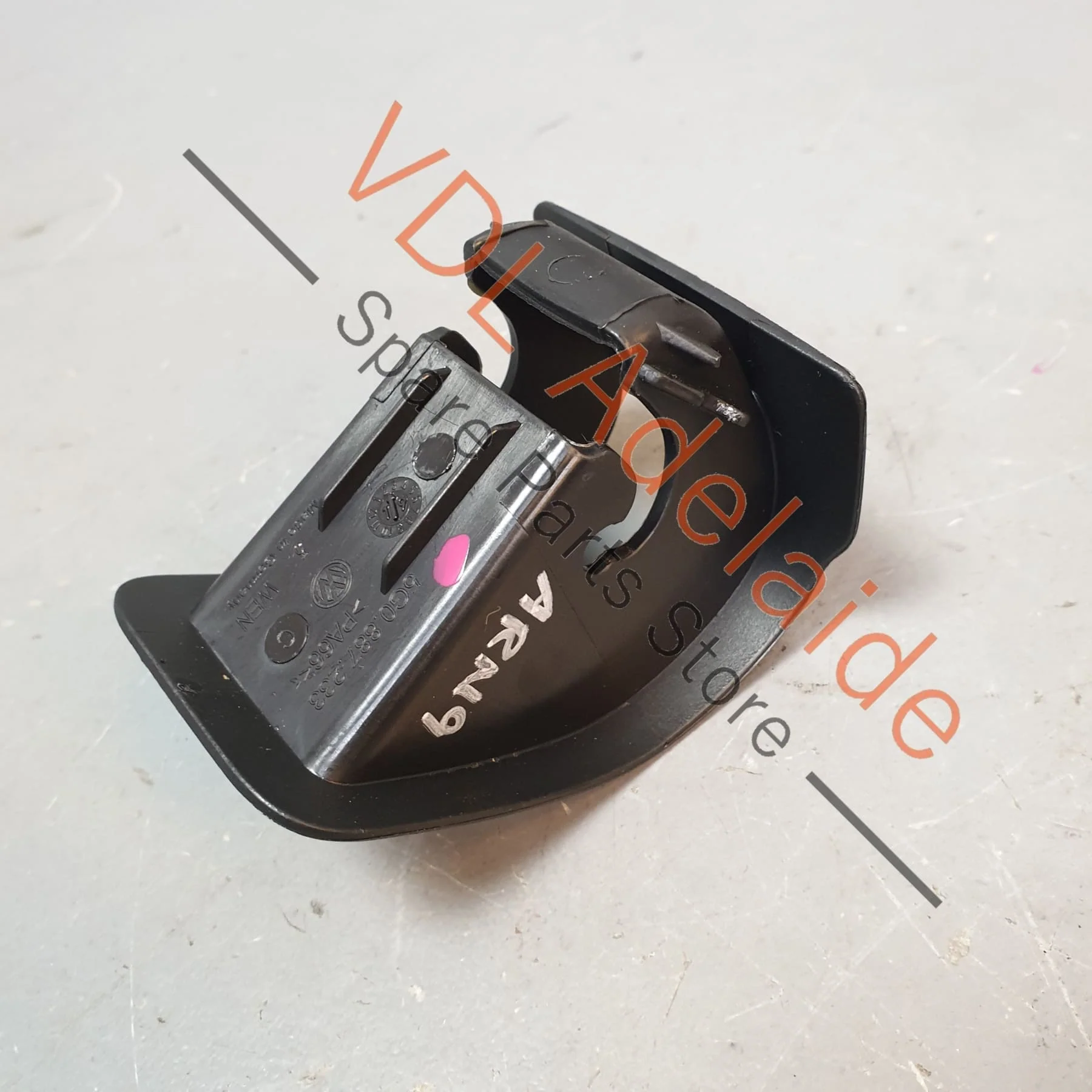 VW Golf MK7 Rear Seat Isofix Trim Outer 5G0887233C CWM - Image 4
