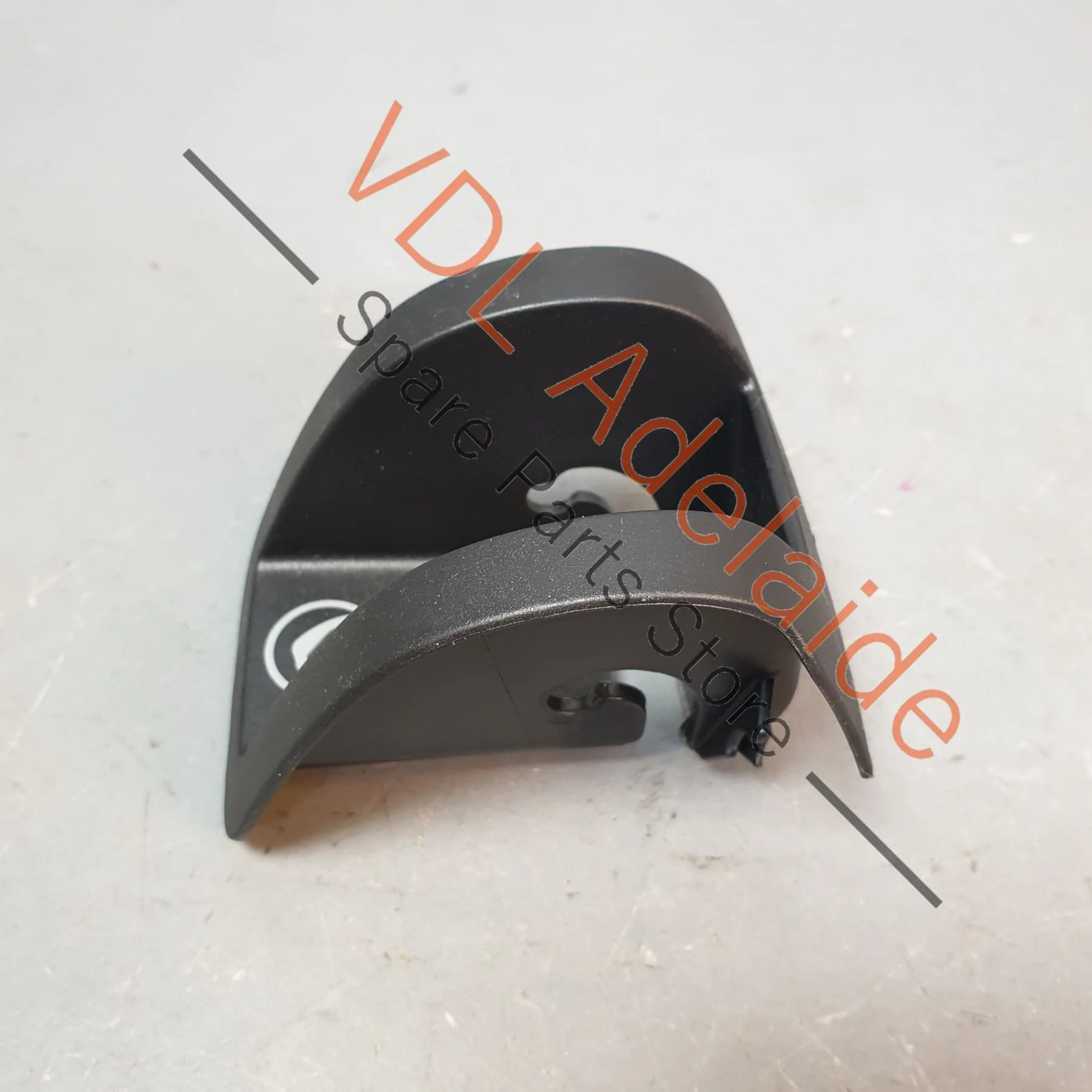 VW Golf MK7 Rear Seat Isofix Trim Outer 5G0887233C CWM - Image 5