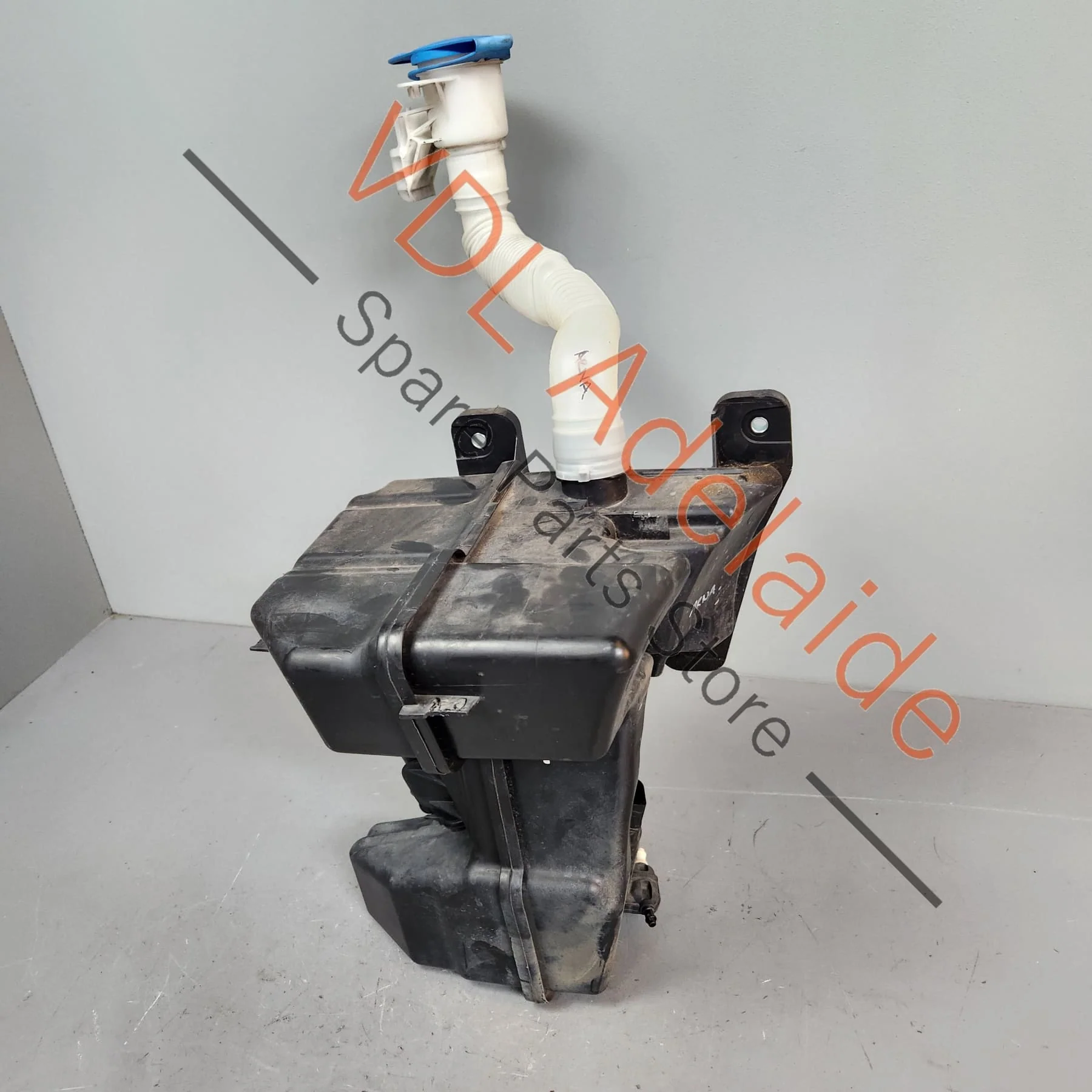 VW Golf MK7 GTi Windscreen Washer Bottle Tank for vehicles with Headlight Washer System 5G0955453AE - Image 5