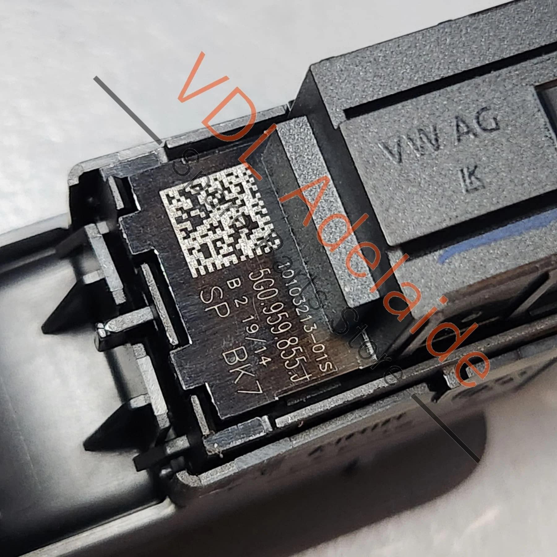 Genuine OEM VW Tiguan Golf Mk7 Passenger Electric Window Switch 5G0959855F 5G0959855J - Image 2