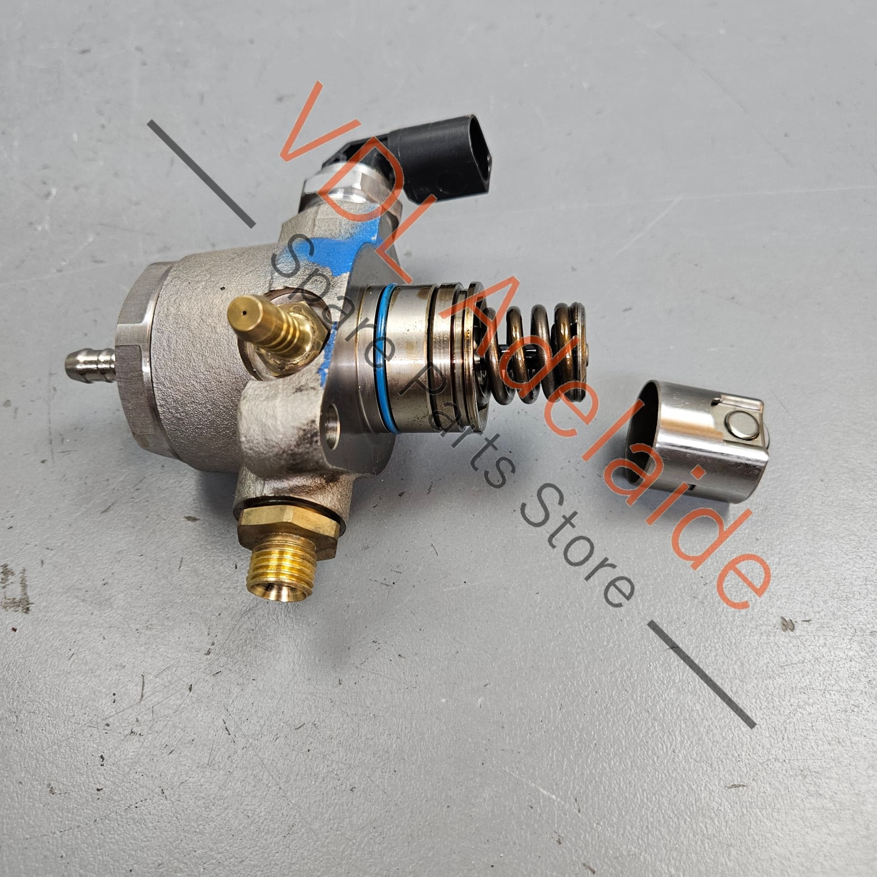 VW Golf MK7 Gti High Pressure Fuel Pump HPFP 06L127025N with Cam Follower - Image 3