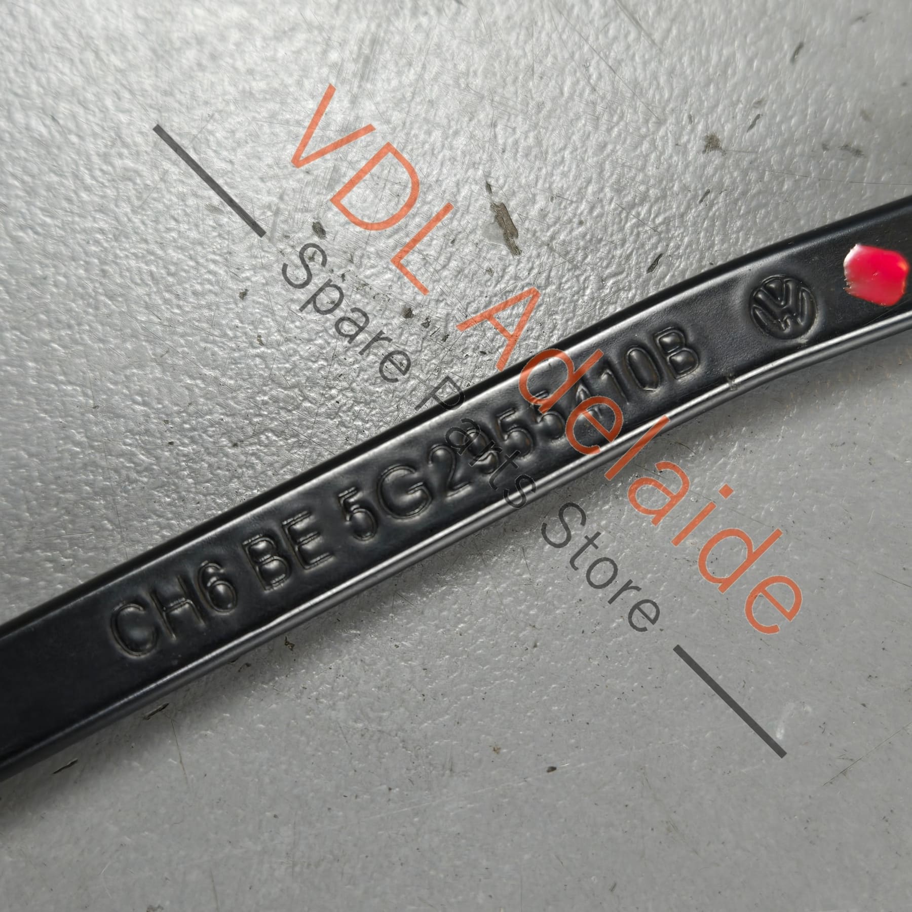 VW Golf MK7 Aero Windscreen Wiper Arm Right 5G2955410B - Image 2