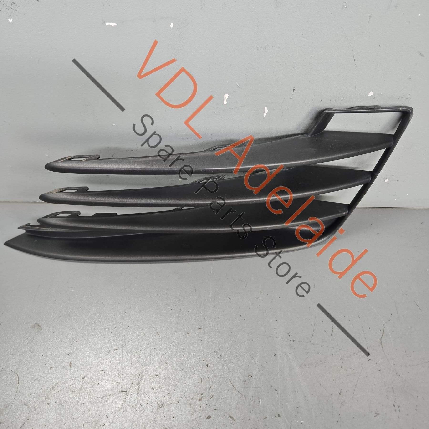 VW Golf GTi Mk7 Air Guide Grille Vent for Models With Fog Lamps Left 5G0853665E - Image 2