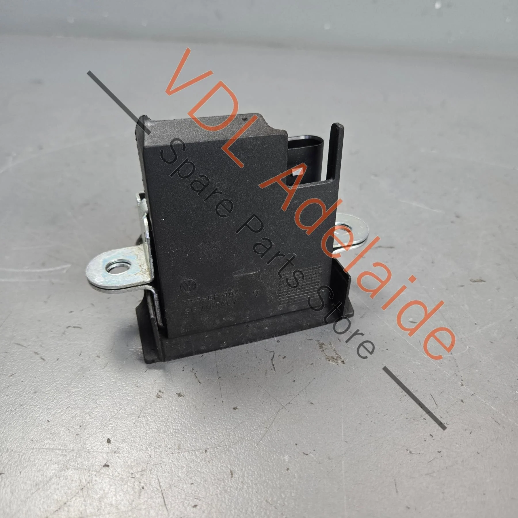 VW Golf MK7 Rear Boot Lid Hatch Lock Mechanism 5G6827505 - Image 4