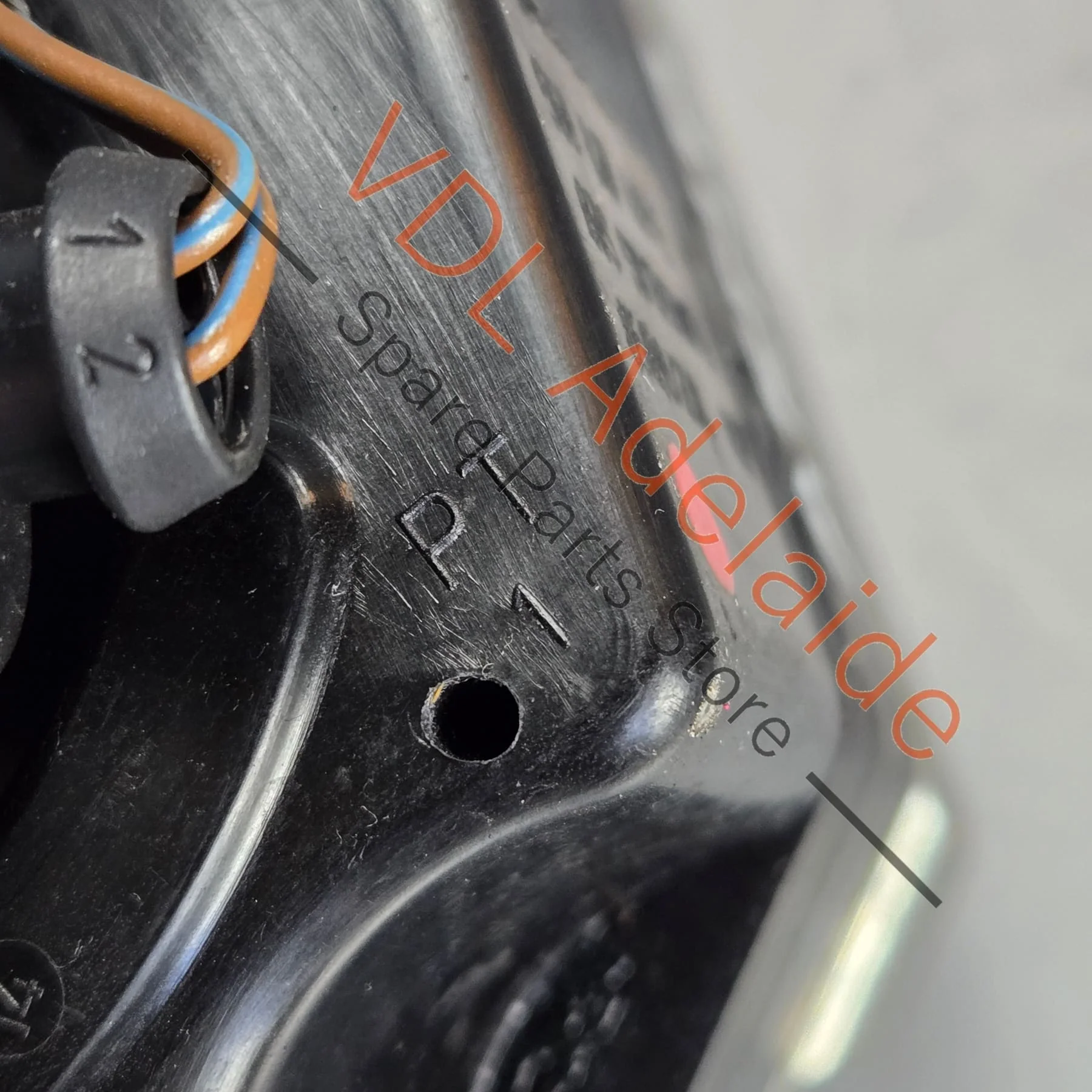 VW Golf MK7 Rear Reversing Camera Tailgate Handle Badge 5G0827469E 5G0827469F - Image 4