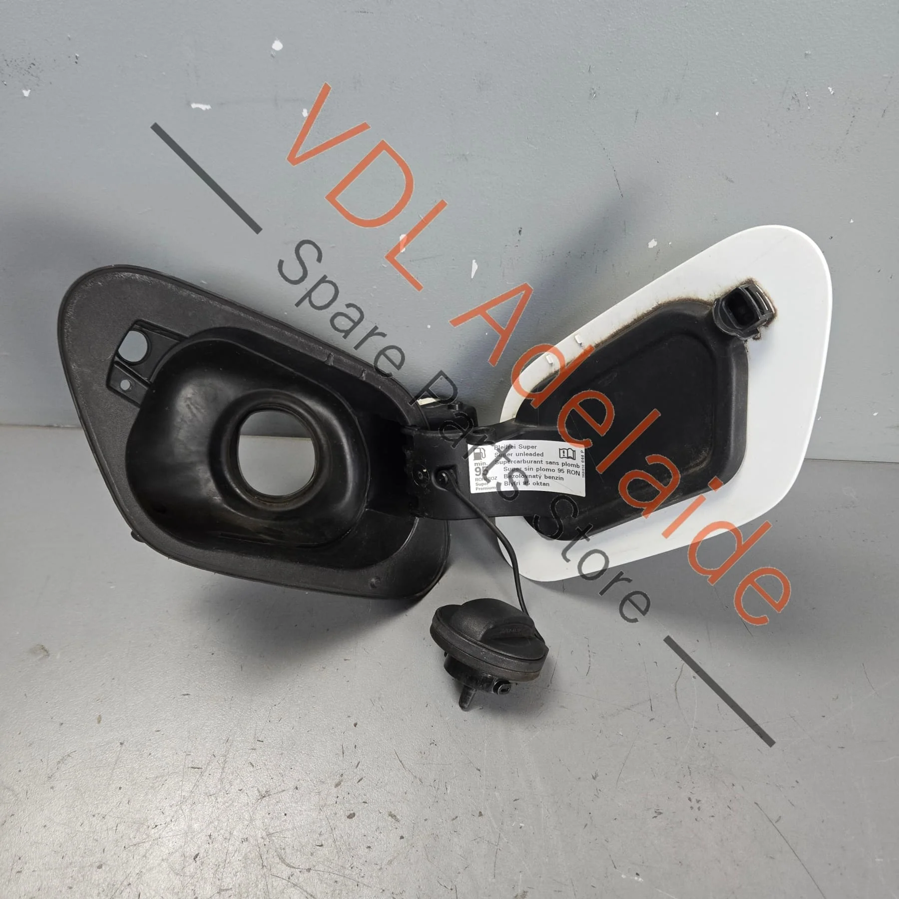 VW Golf MK7 Fuel Filler Flap Cap 5G0809909 5G0809857 Pure White 0Q0Q C9A - Image 2