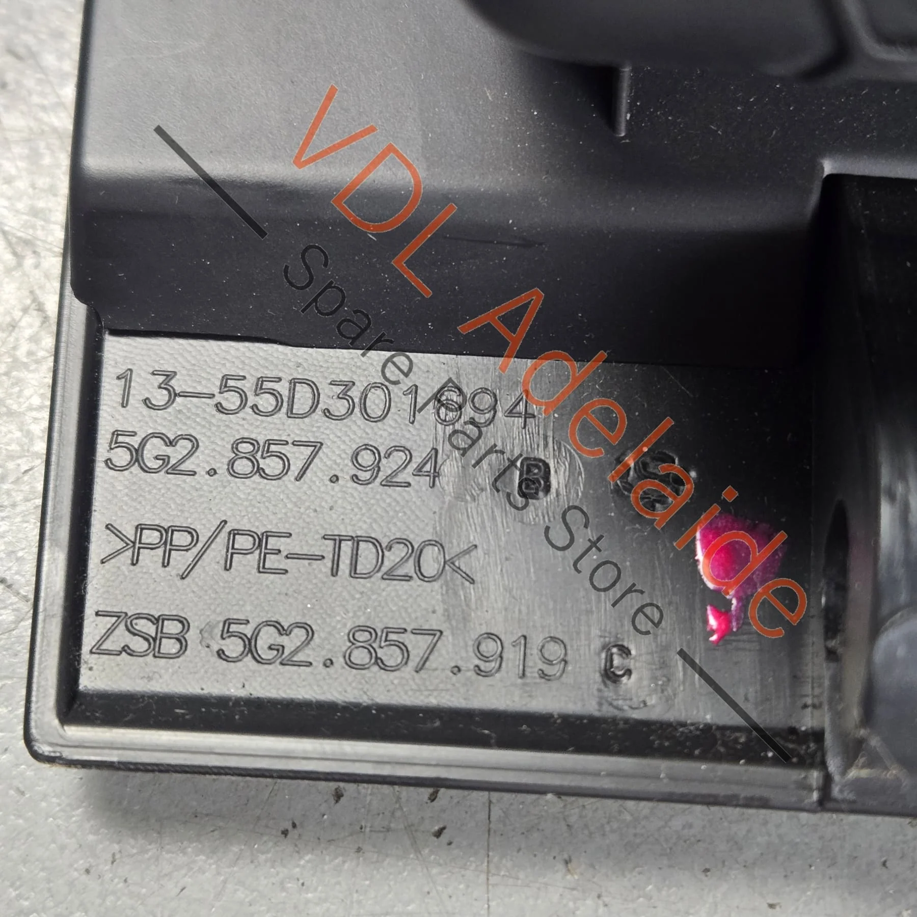 VW Golf MK7 Drivers Side RHS Glove Storage Compartment 5G2857919C 82V 5G2857924B - Image 3