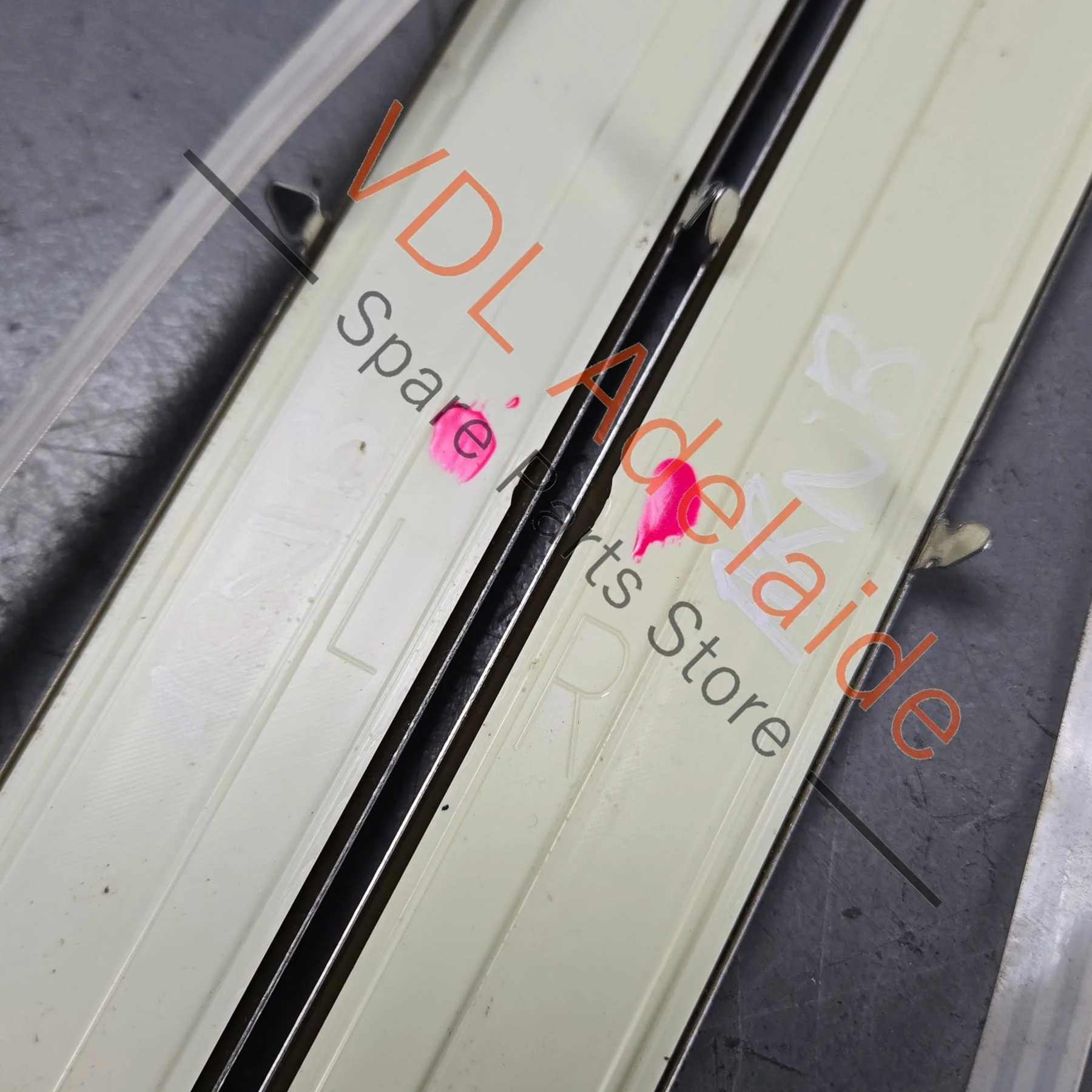 VW Golf GTi MK7 Pair of Illuminated Red LED Sill Trim Entry Light Strip 5G4853369 5G4853370 Suit 4dr Models - Image 3