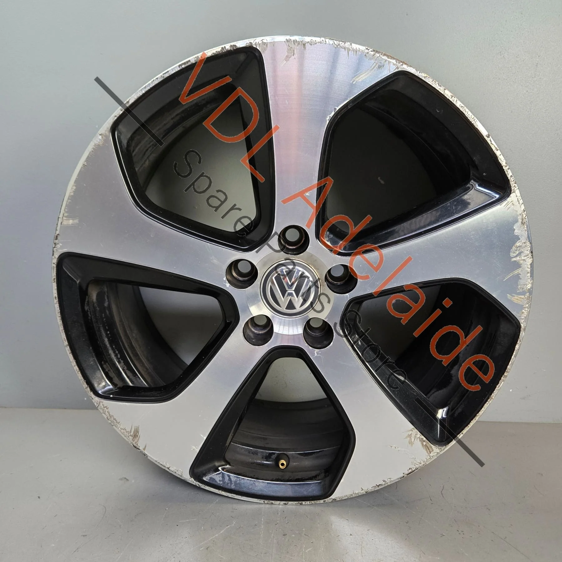 1x VW Golf GTi Mk7 18in x7.5in Alloy Wheel AUSTIN 5G0601025AS #04