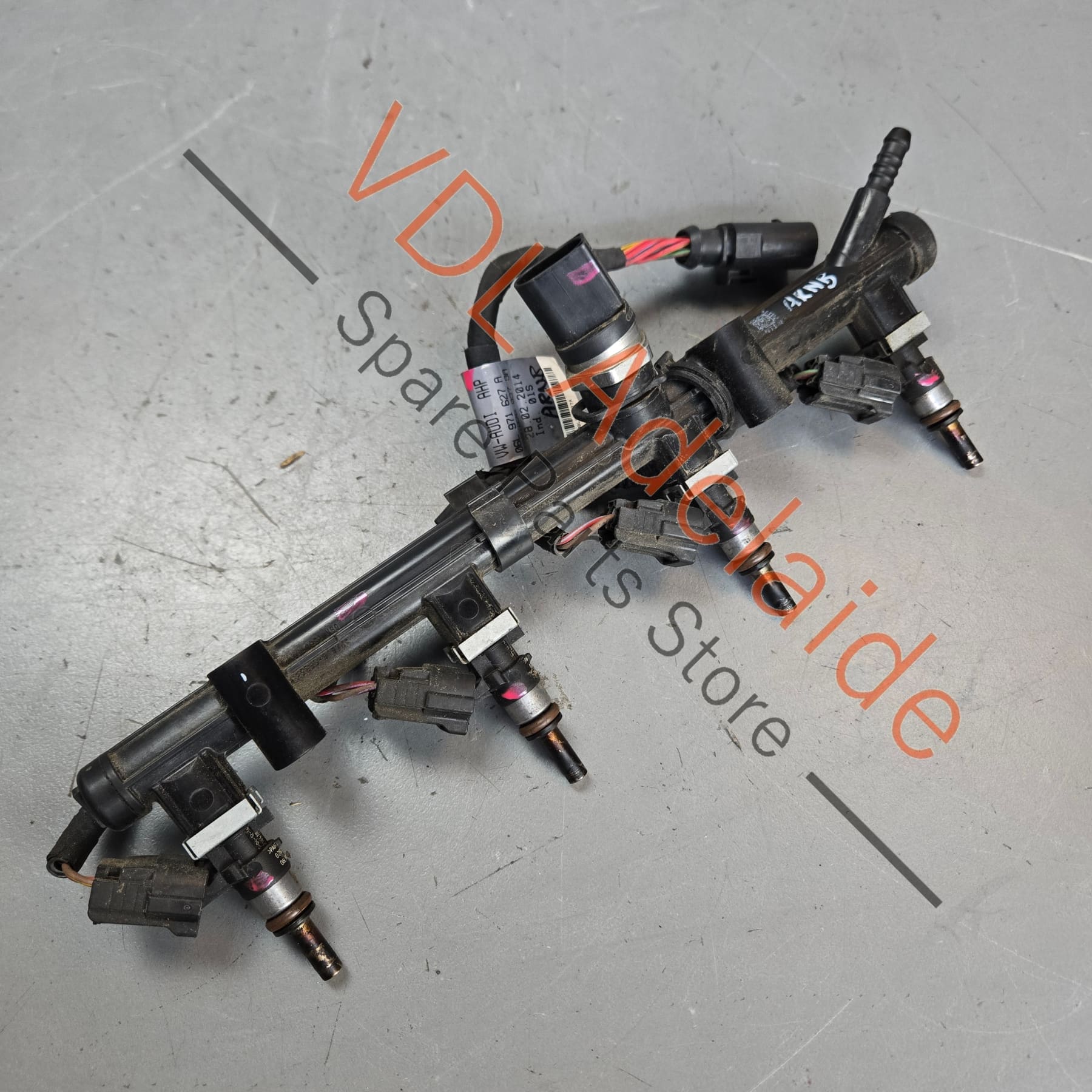 VW Golf GTI Mk7 Fuel Rail with Injectors & Wiring Harness 06K133681C 06L906031A 06L971627A