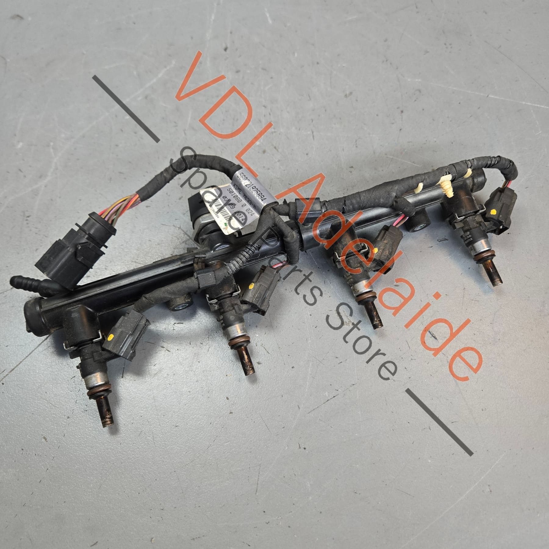 VW Golf GTI Mk7 Fuel Rail with Injectors & Wiring Harness 06K133681C 06L906031A 06L971627A - Image 2