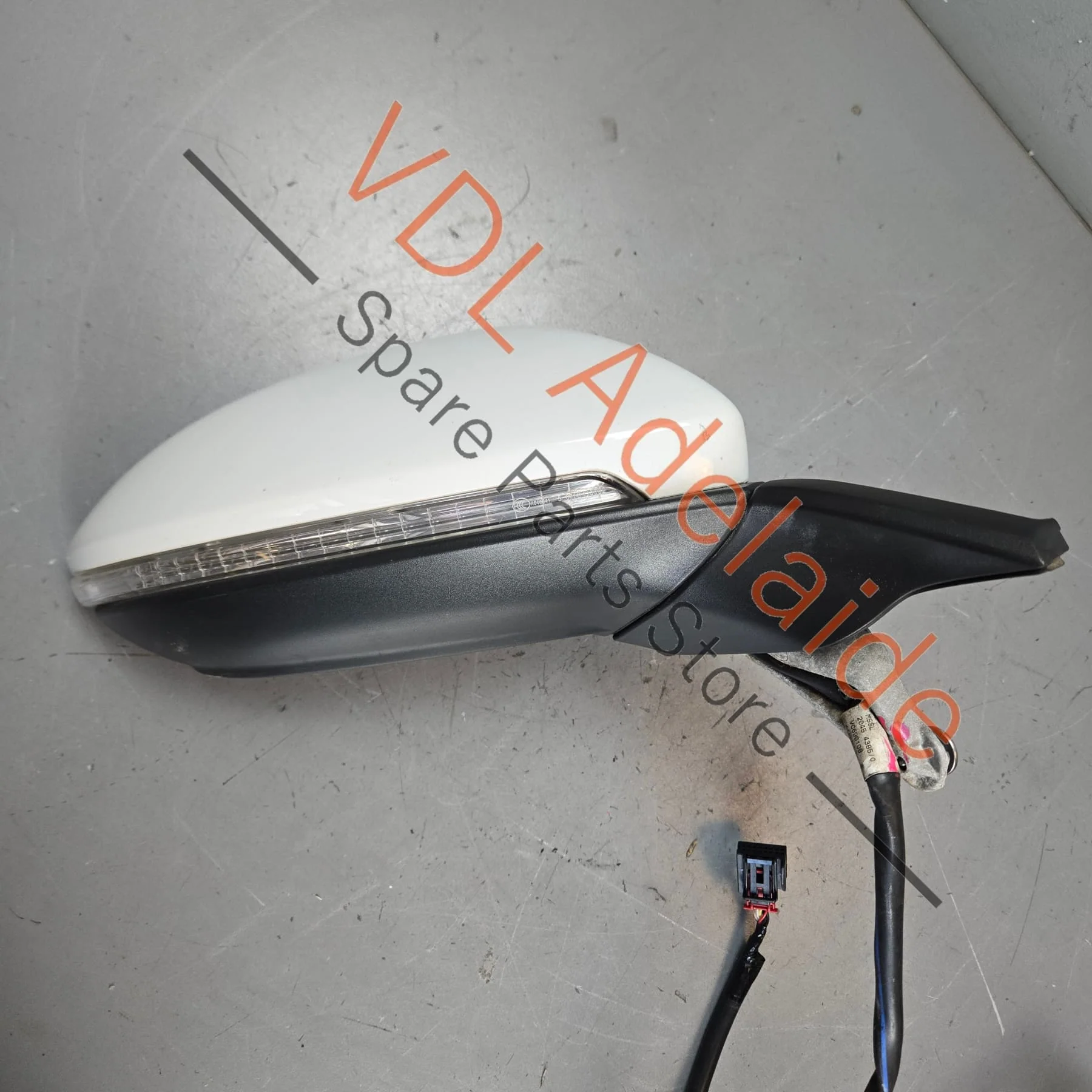 VW Golf MK7 Right Side Wing Mirror Base Housing Cap Pure White 0Q0Q C9A