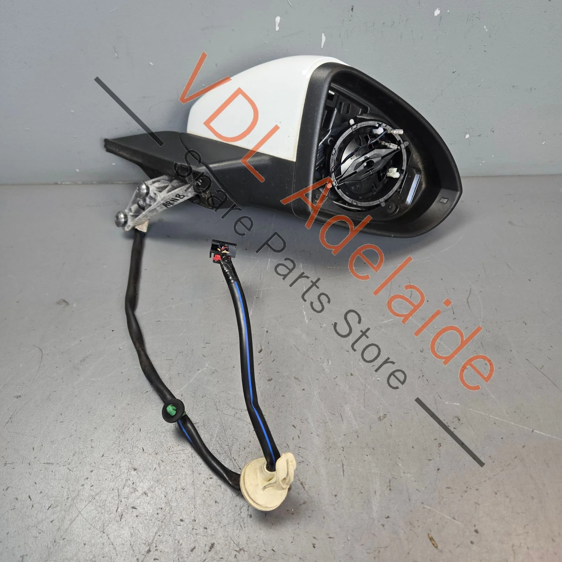 VW Golf MK7 Right Side Wing Mirror Base Housing Cap Pure White 0Q0Q C9A - Image 2