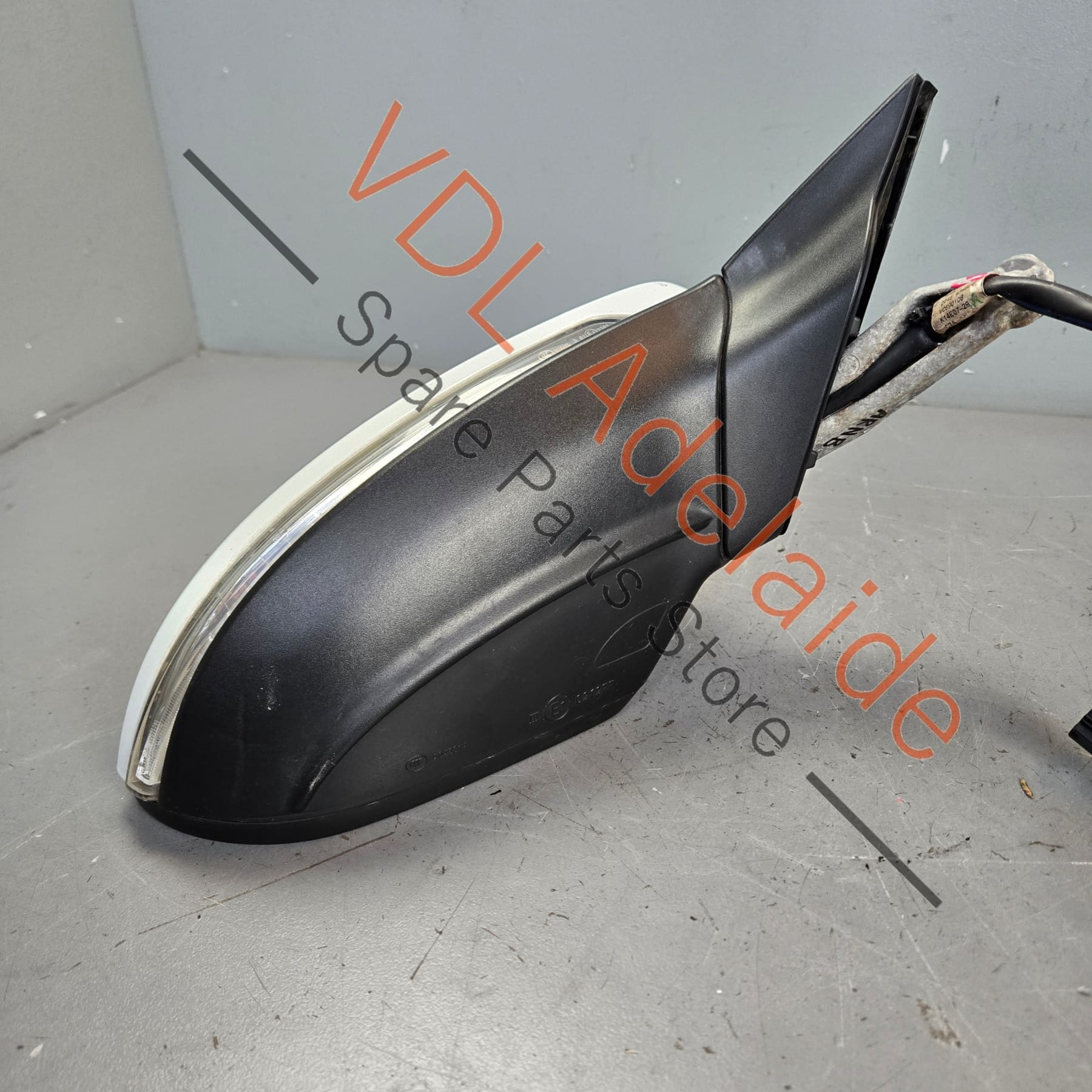 VW Golf MK7 Right Side Wing Mirror Base Housing Cap Pure White 0Q0Q C9A - Image 5