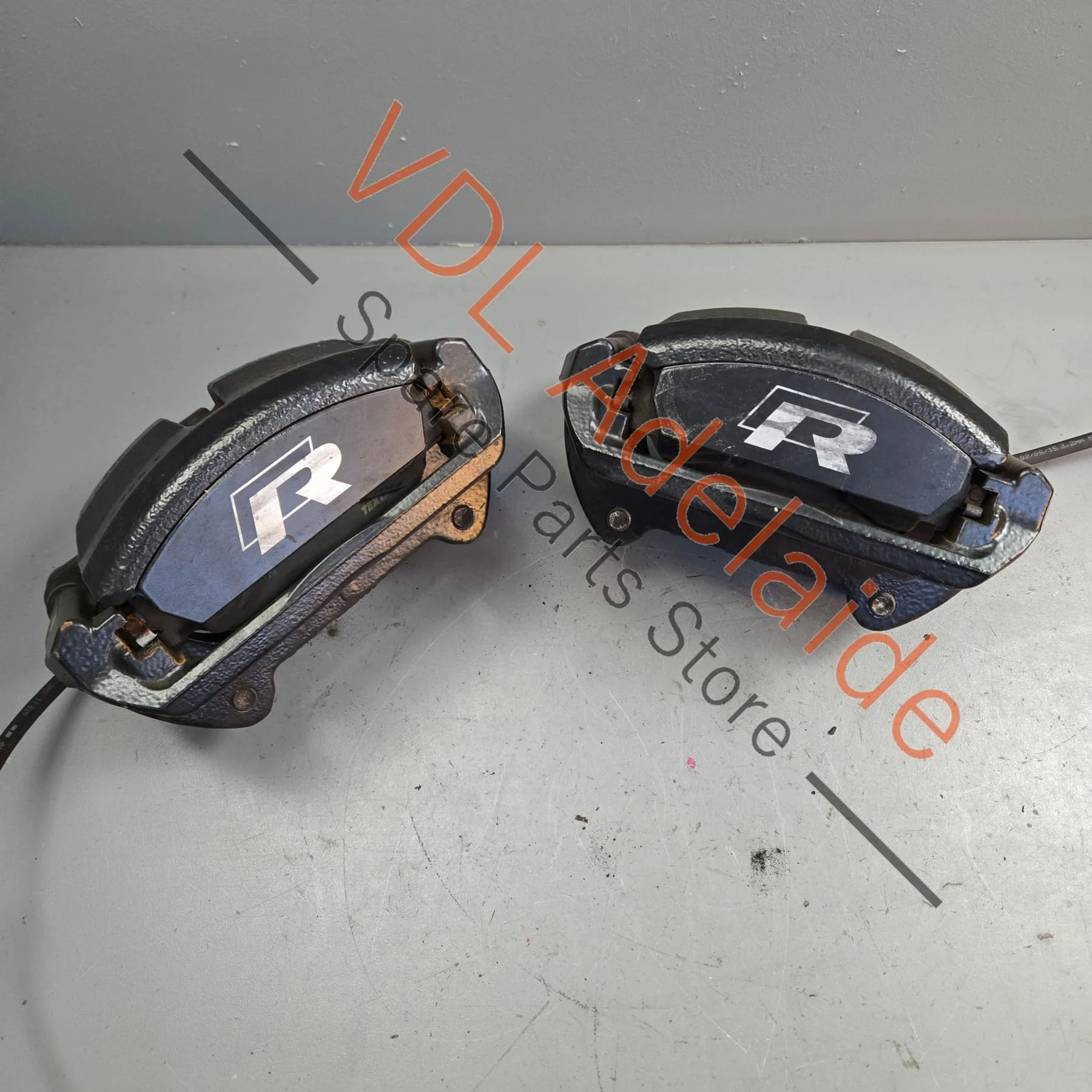 VW Golf MK7 7.5 R Front Brake Caliper Set Pair with Carriers 340mm x 30mm