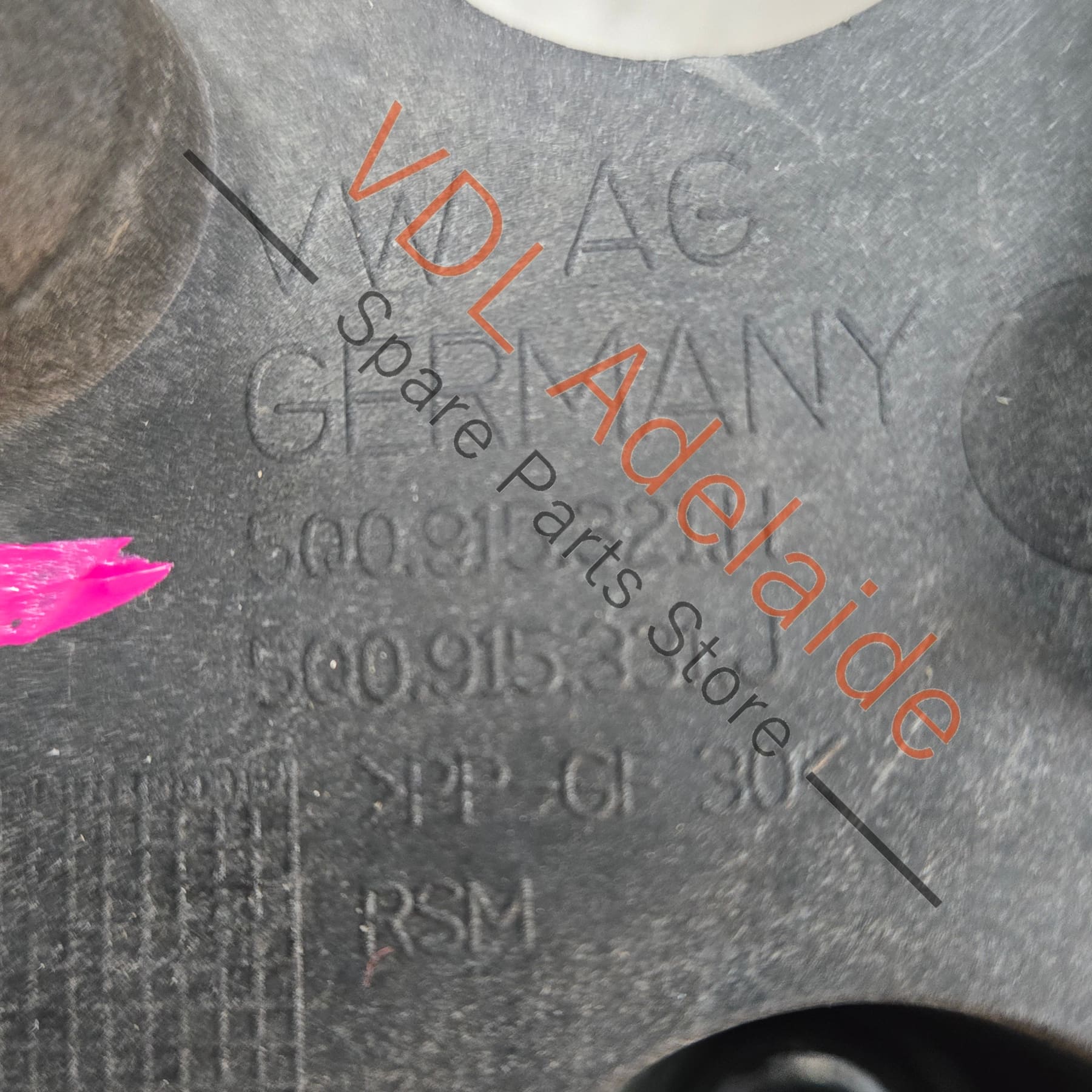 VW Golf R Mk7 Battery Console Base 5Q0915331K - Image 4
