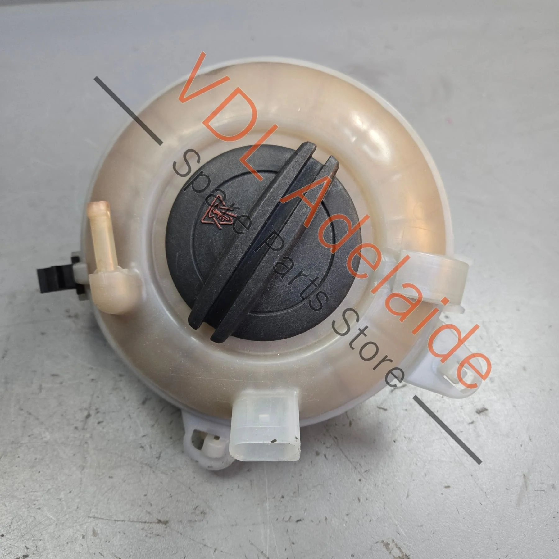 VW Golf MK7 Water Coolant Tank Reservoir with Cap 5Q0121407AA - Image 2
