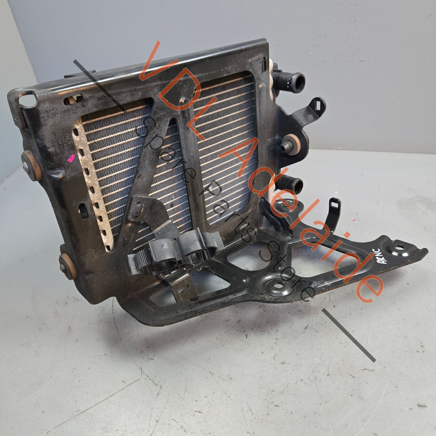 VW Golf MK7 Additional Left Side Auxiliary Radiator Cooler & Mounting Bracket 5Q0121253H 5Q0121093BF
