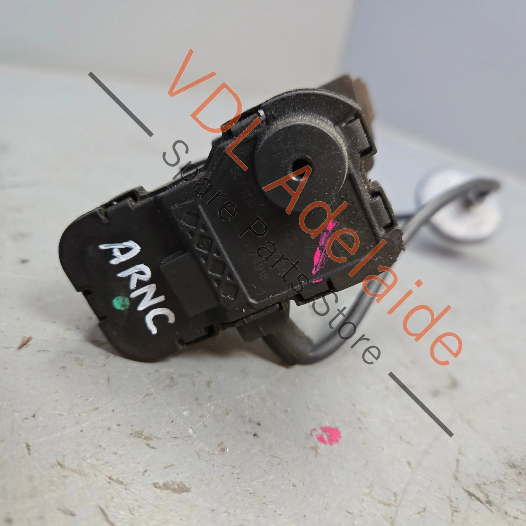 VW Golf R Mk7 Fuel Filler Door Flap Open Release Control Element Mechanism 5C6810773H - Image 3