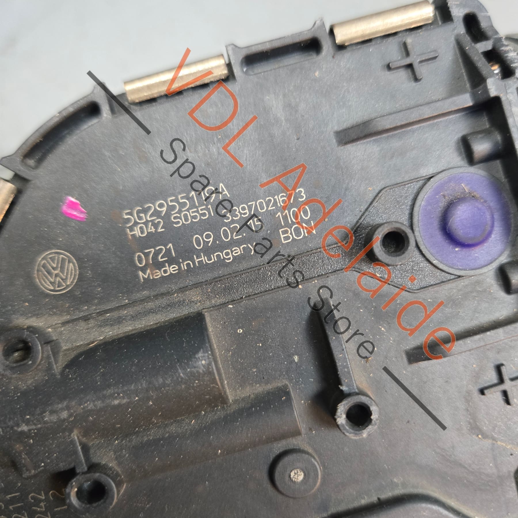 VW Golf MK7 Front Windscreen Windshield Wiper Motor Assembly 5G2955023C - Image 3