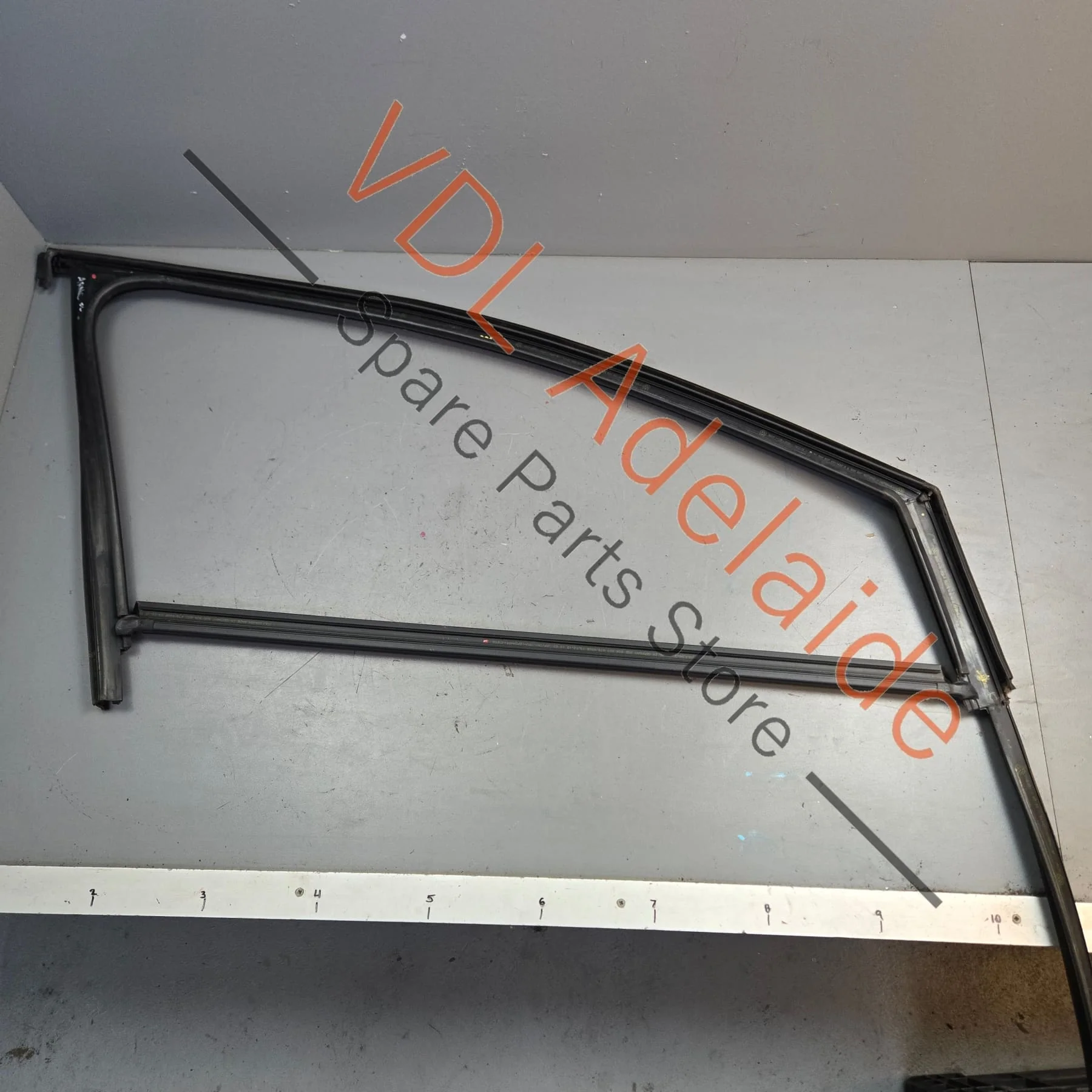 VW Golf MK7 Front Left Door Frame Window Rubber 5G4837431K 5AP - Image 3