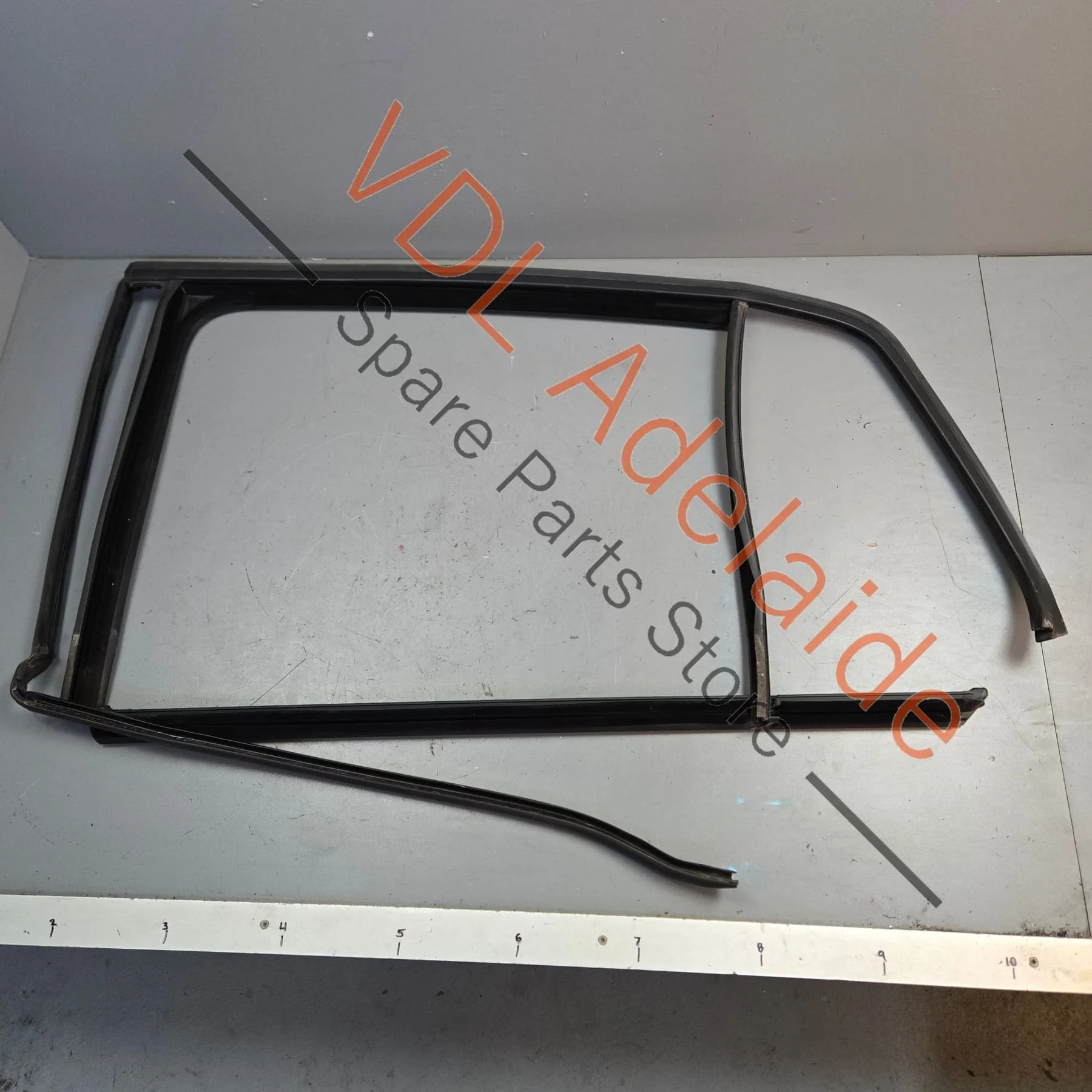 VW Golf MK7 Rear Left Door Frame Window Rubber 5G4839431J 5AP