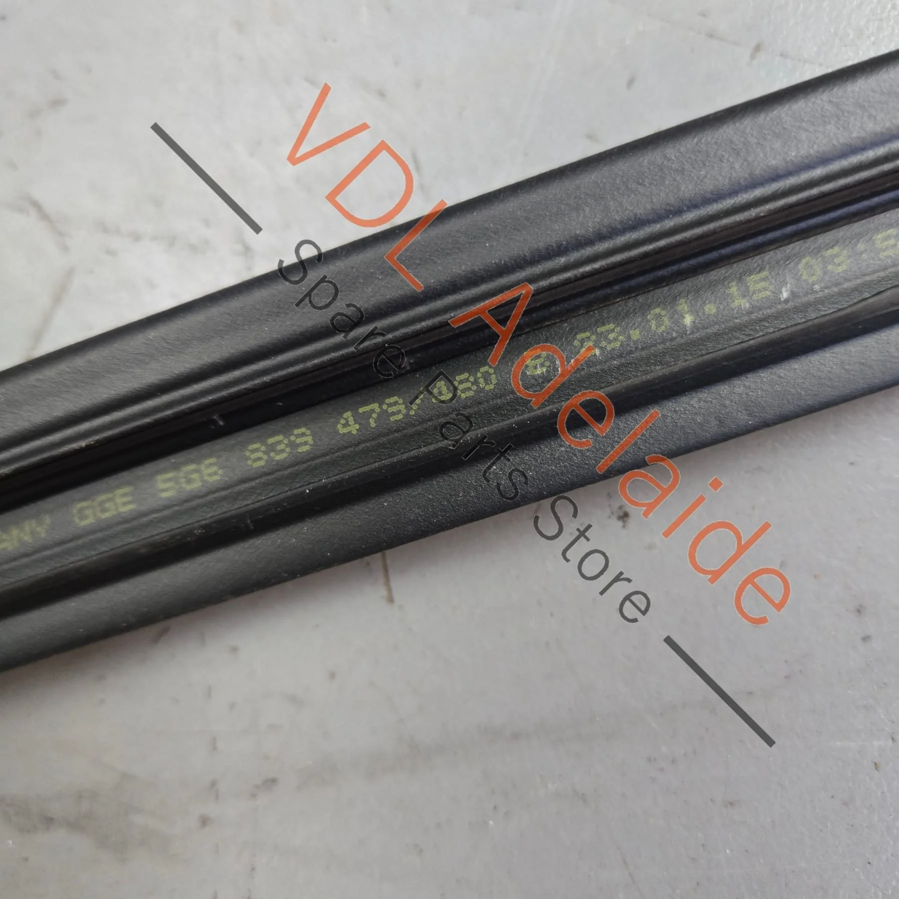 VW Golf MK7 Rear Left Door Frame Window Rubber 5G4839431J 5AP - Image 6