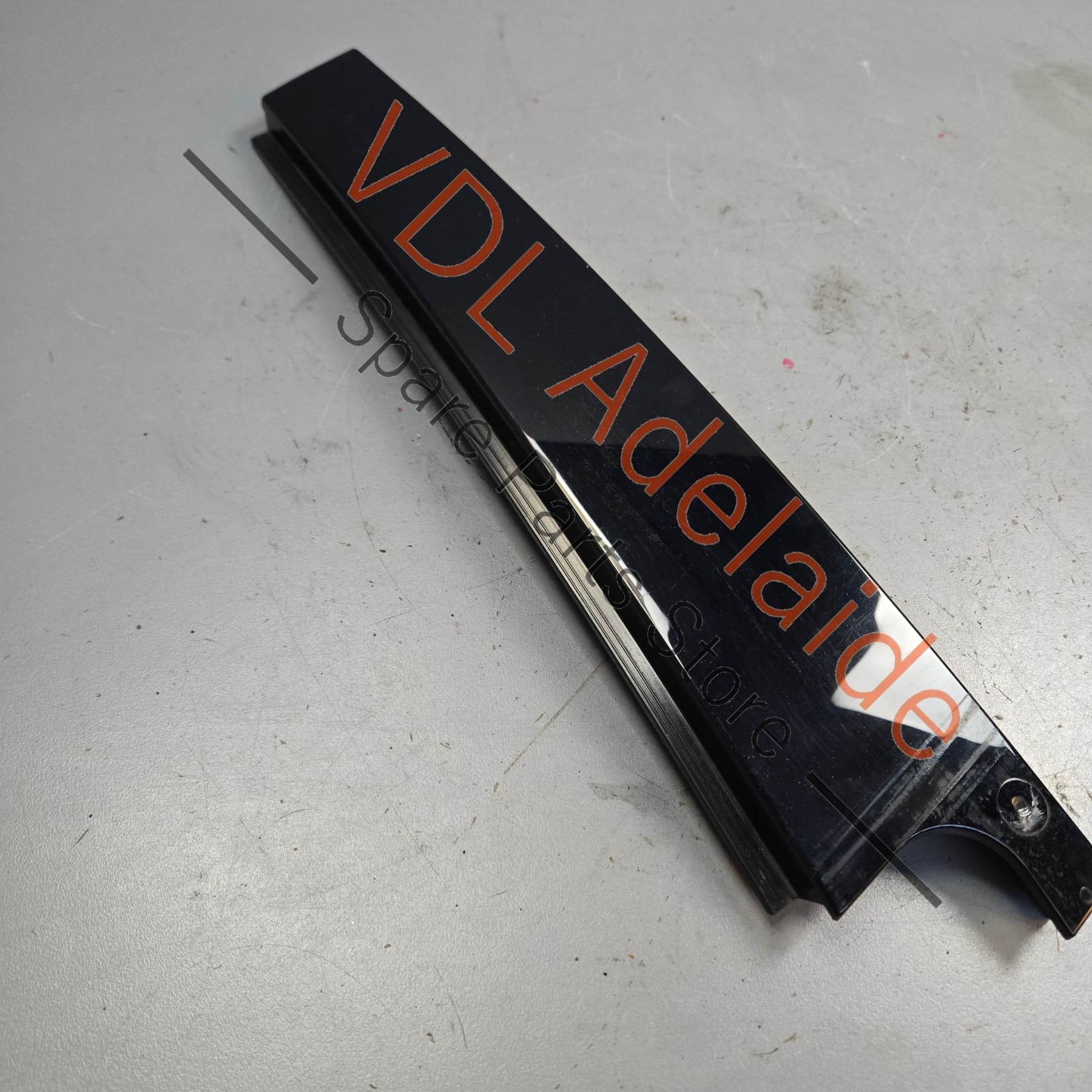 VW Golf Mk7 Gloss Black Rear Left B Pillar Exterior Trim for Door Window Frame 5G6839901B