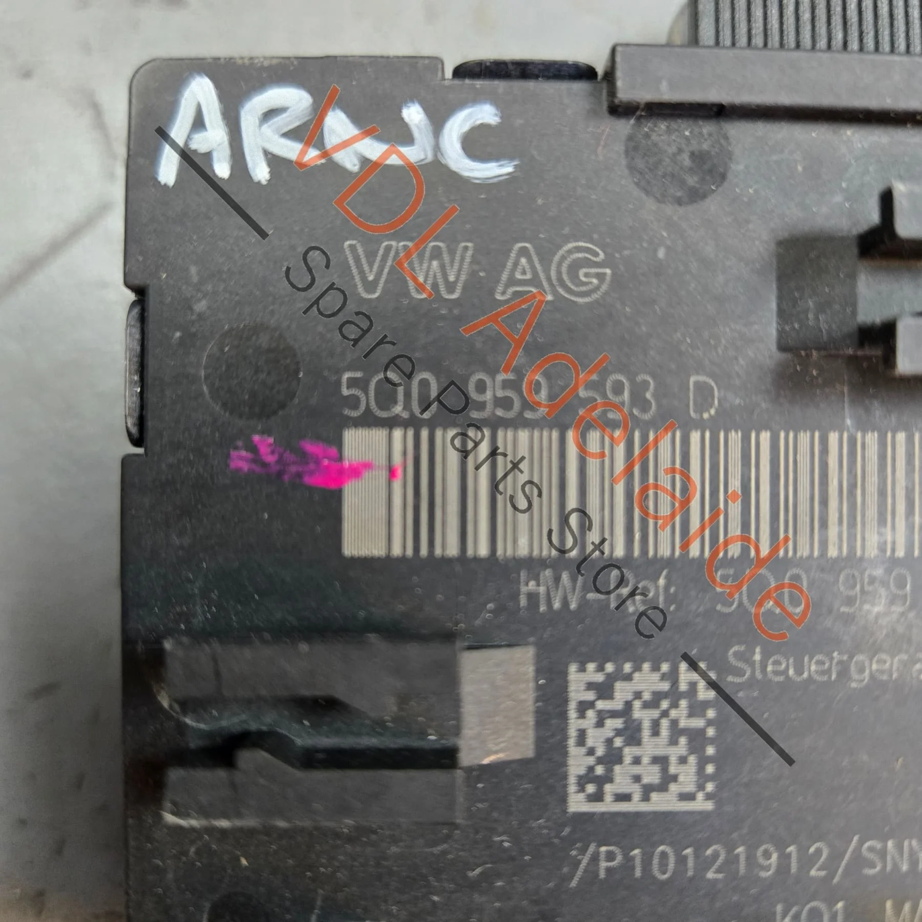 VW Golf MK7 7.5 Front Drivers Door Control Unit 5Q0959593D - Image 2