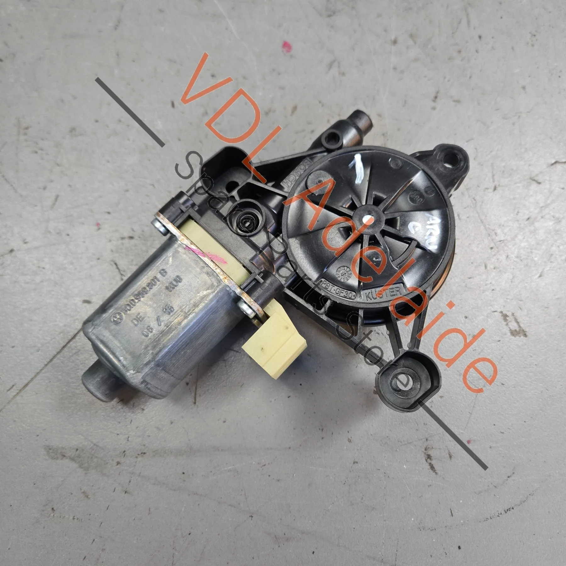 VW Golf MK7 Front Left Window Regulator Motor 5Q0959801B 8W0959801