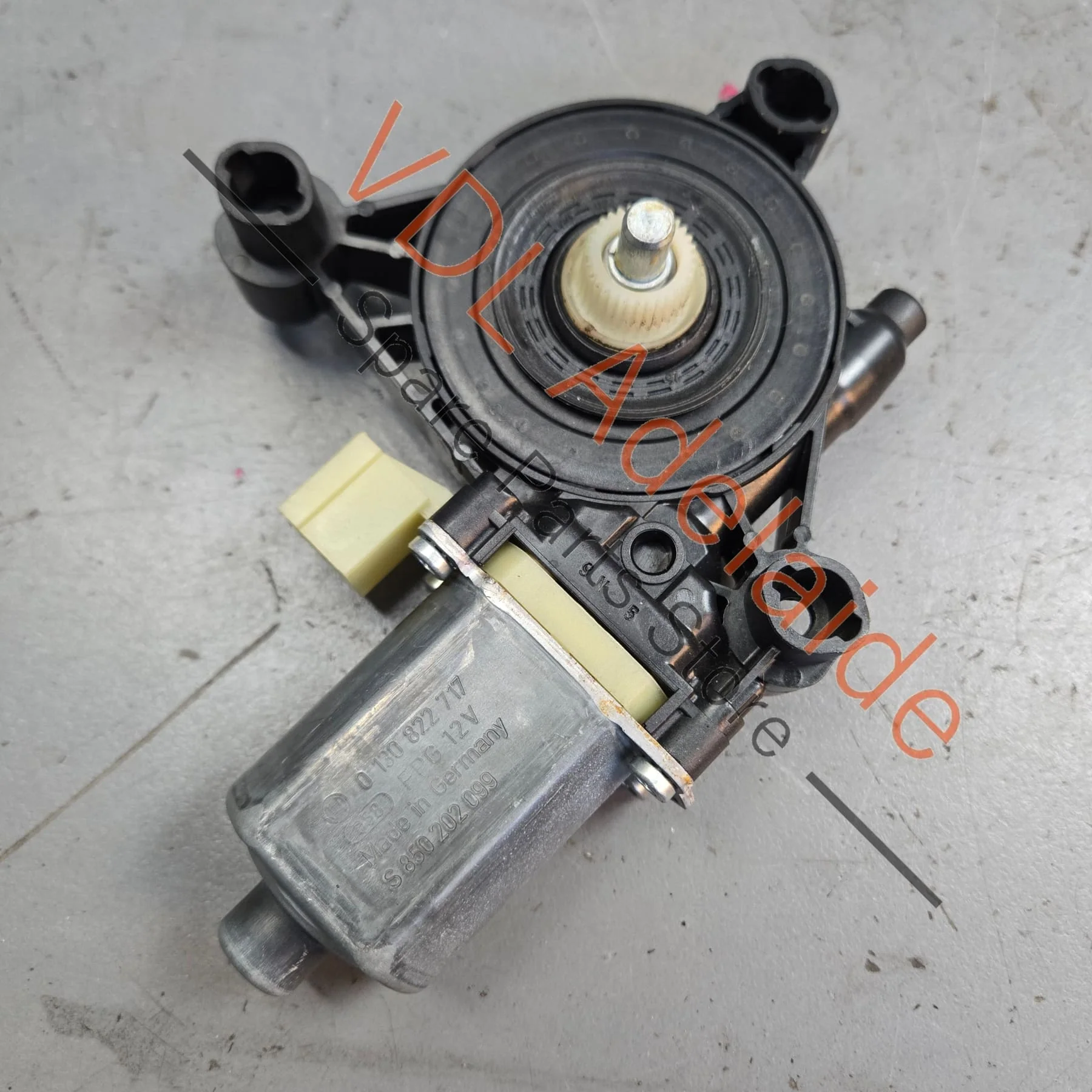 VW Golf MK7 Front Left Window Regulator Motor 5Q0959801B 8W0959801 - Image 3