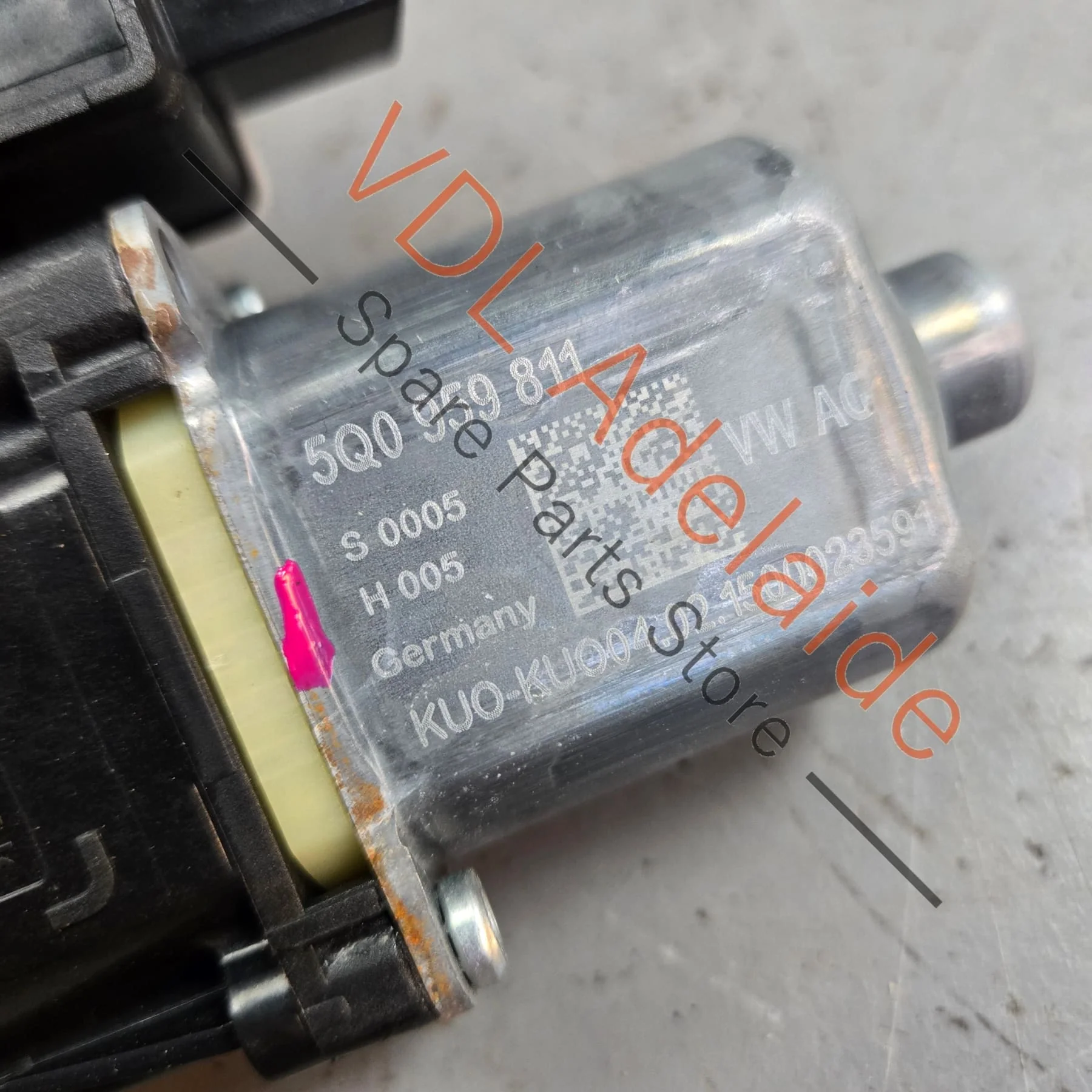 VW Golf MK7 Rear Left Window Regulator Motor 5Q0959811 5Q0959407 - Image 2
