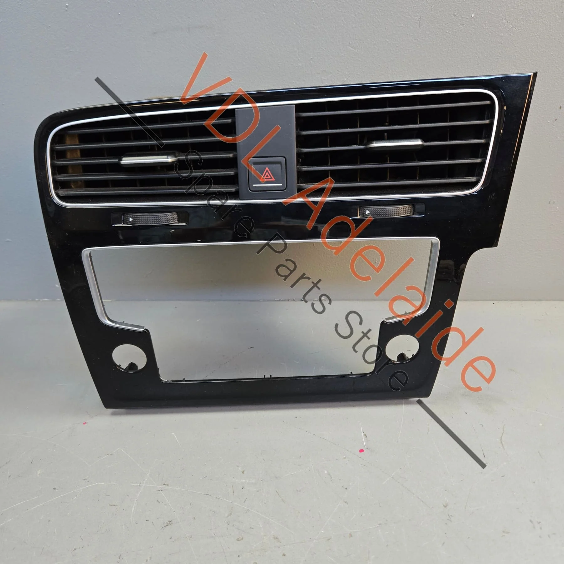 VW Golf MK7 Gloss Black Centre Dash AC Vent & Screen Trim 5G2819728AG QYI