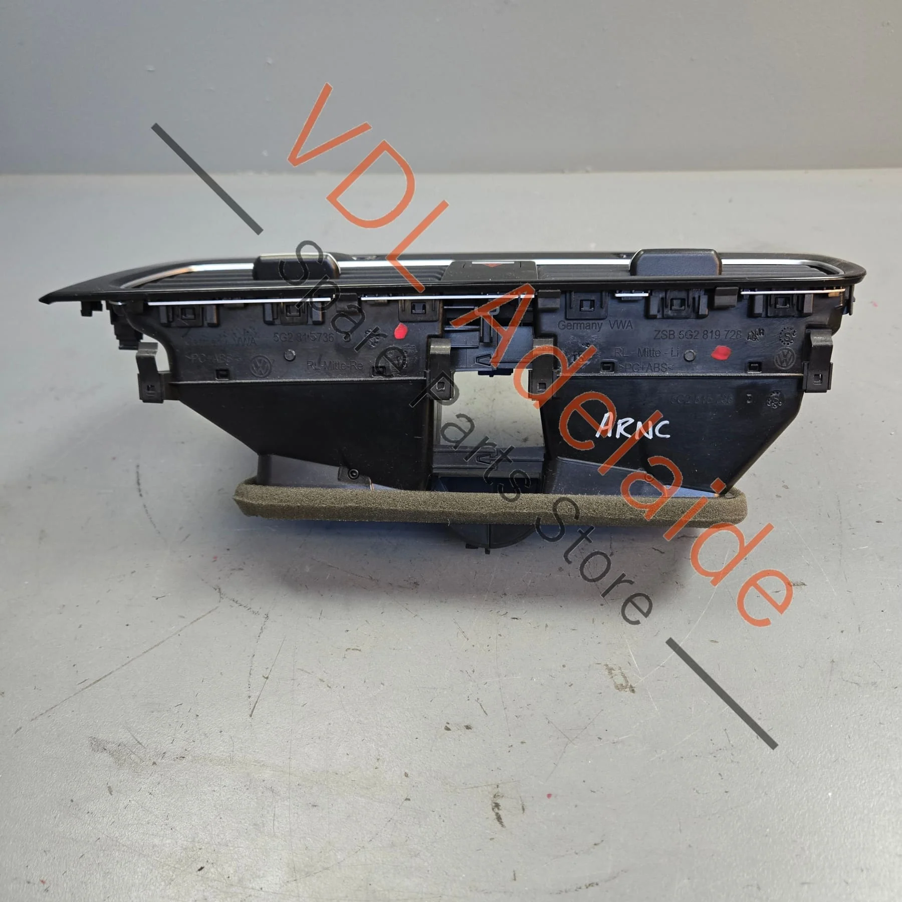 VW Golf MK7 Gloss Black Centre Dash AC Vent & Screen Trim 5G2819728AG QYI - Image 4