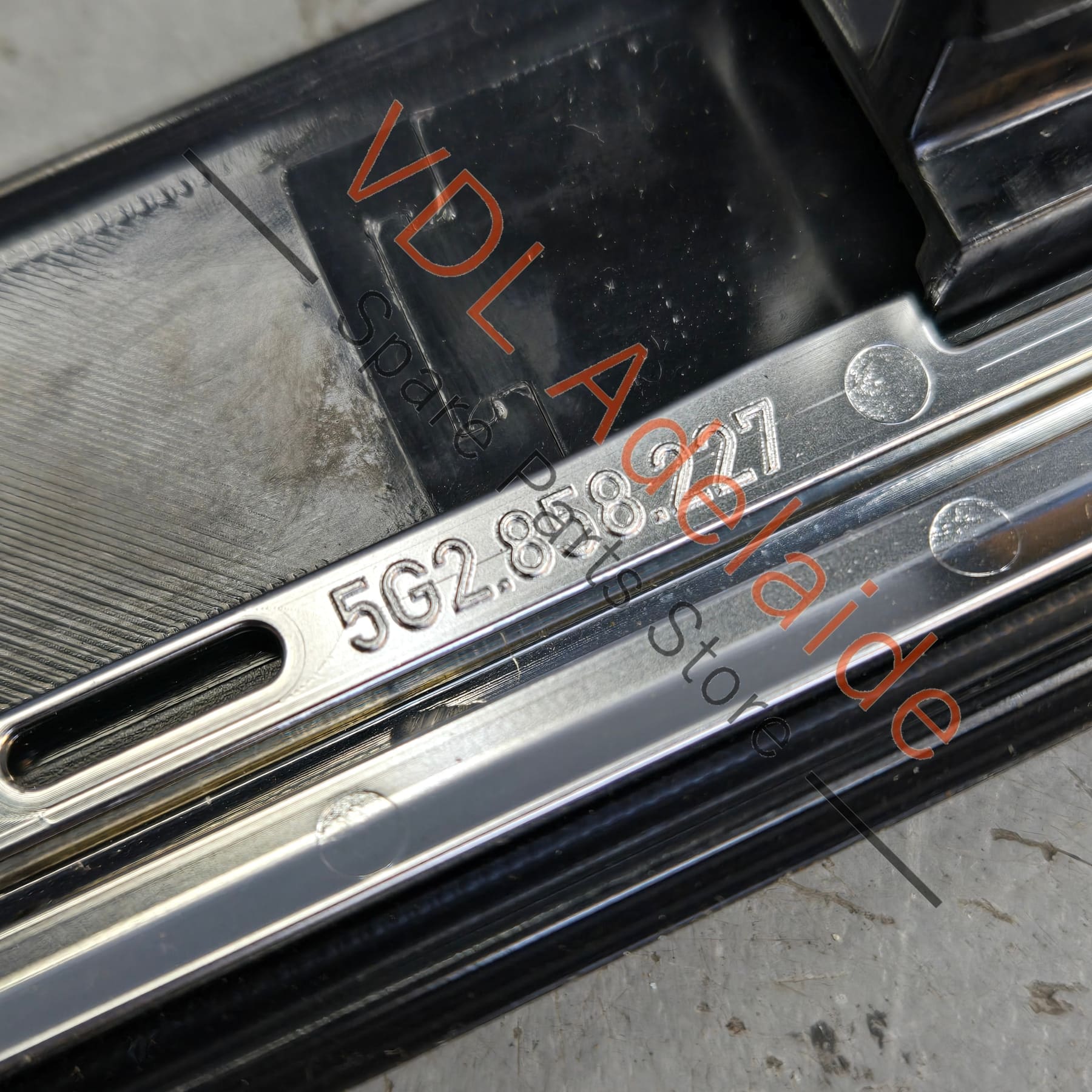 VW Golf MK7 7.5 Dashboard Inlay Trim Dark Carbon look 5G2858418C CSJ - Image 5
