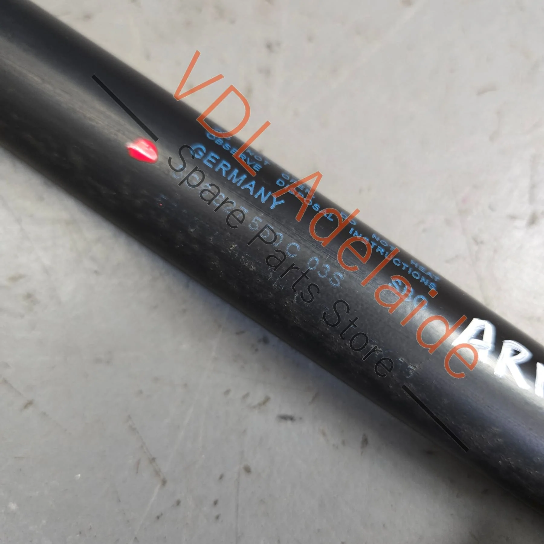 1x VW Golf Mk7 Rear Boot Hatch Lift Gas Strut 5G6827550C - Image 4