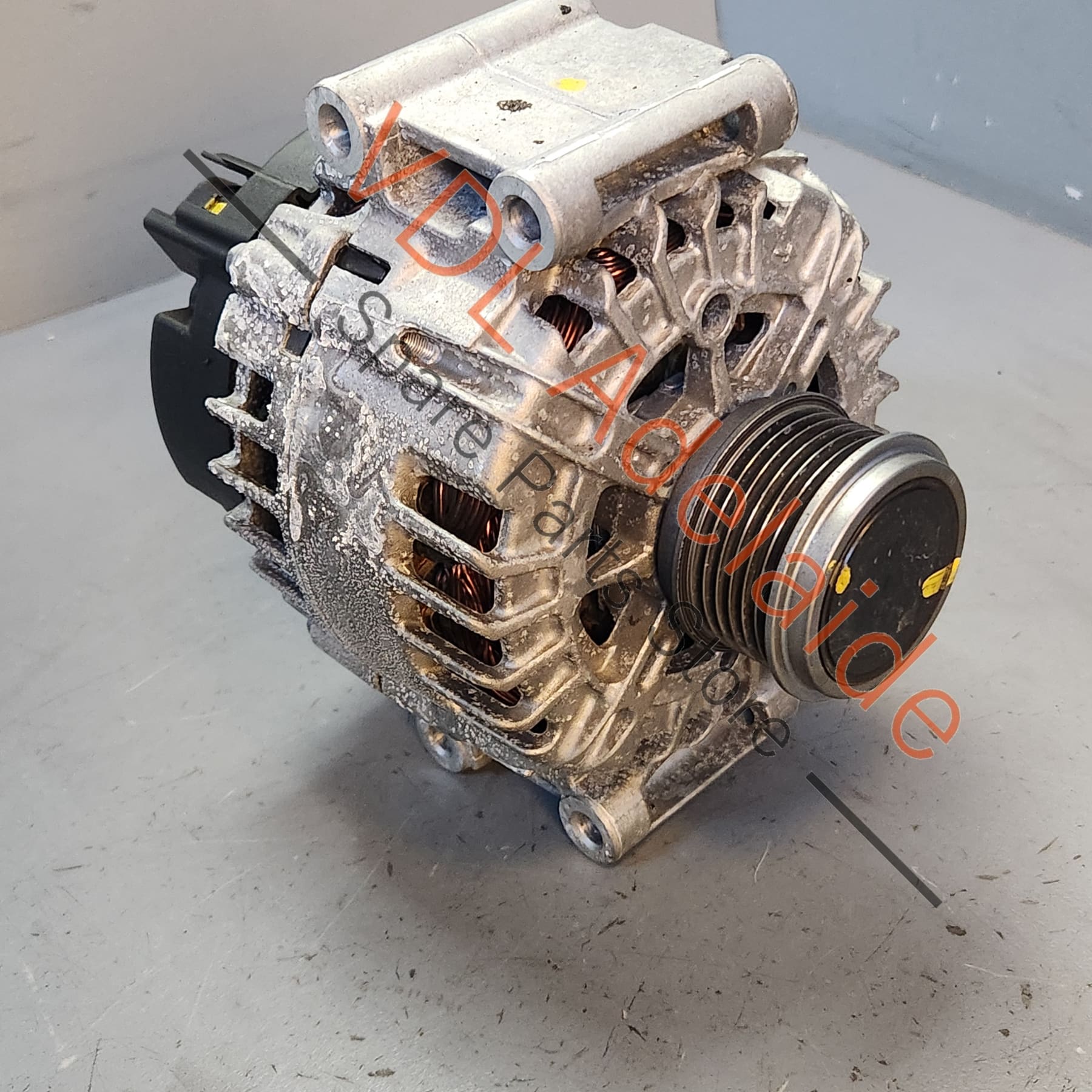 VW Audi Valeo Alternator 06J903024A 140A
