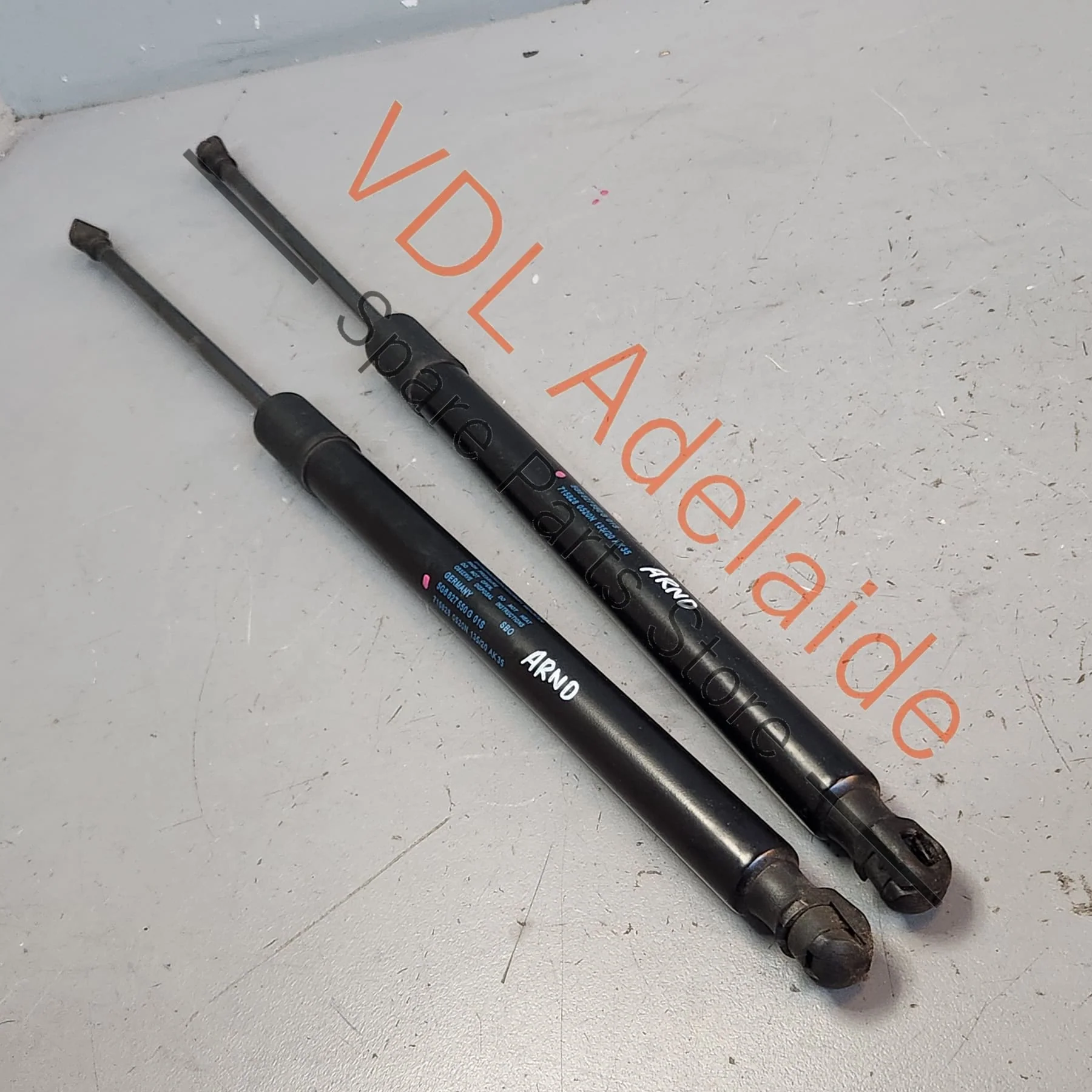 VW Golf Mk7 Rear Boot Hatch Lift Gas Struts Pair 5G6827550C