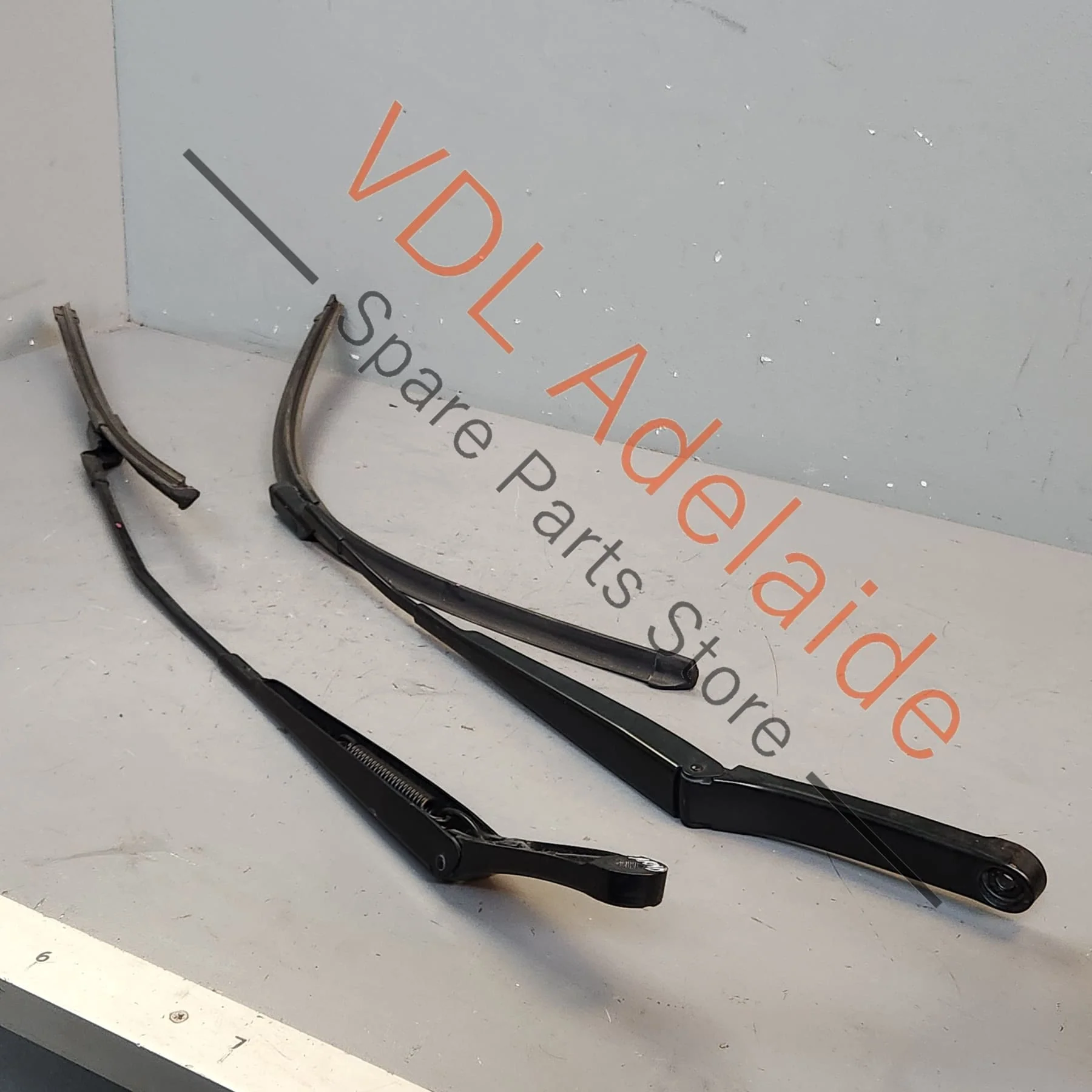 VW Golf MK7 7.5 Front Window Windscreen Wiper Arm Set L&R for RHD models