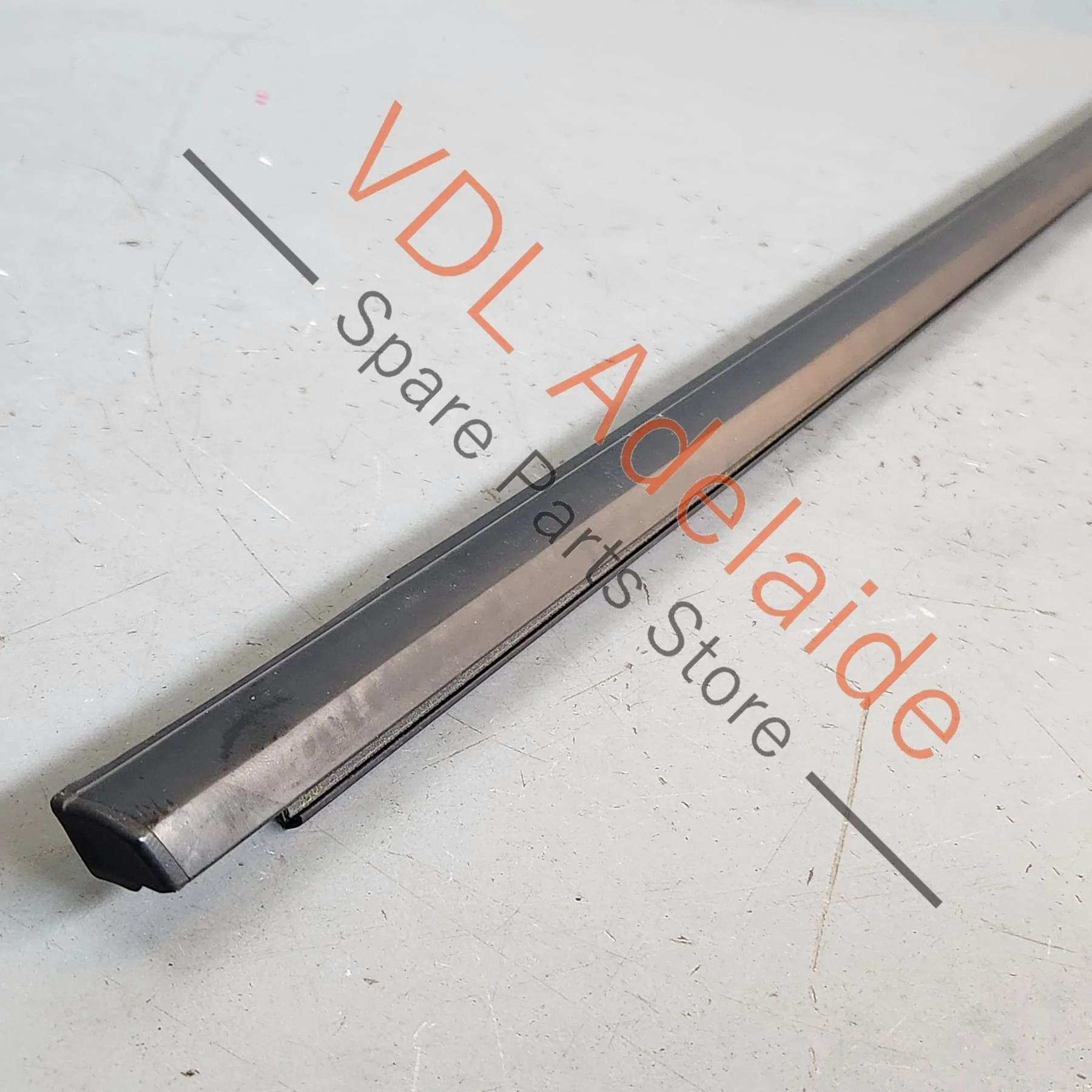 VW Golf MK7 Front Right Door Aperture Window Slot Seal Satin Black 5G4837478D 5AP