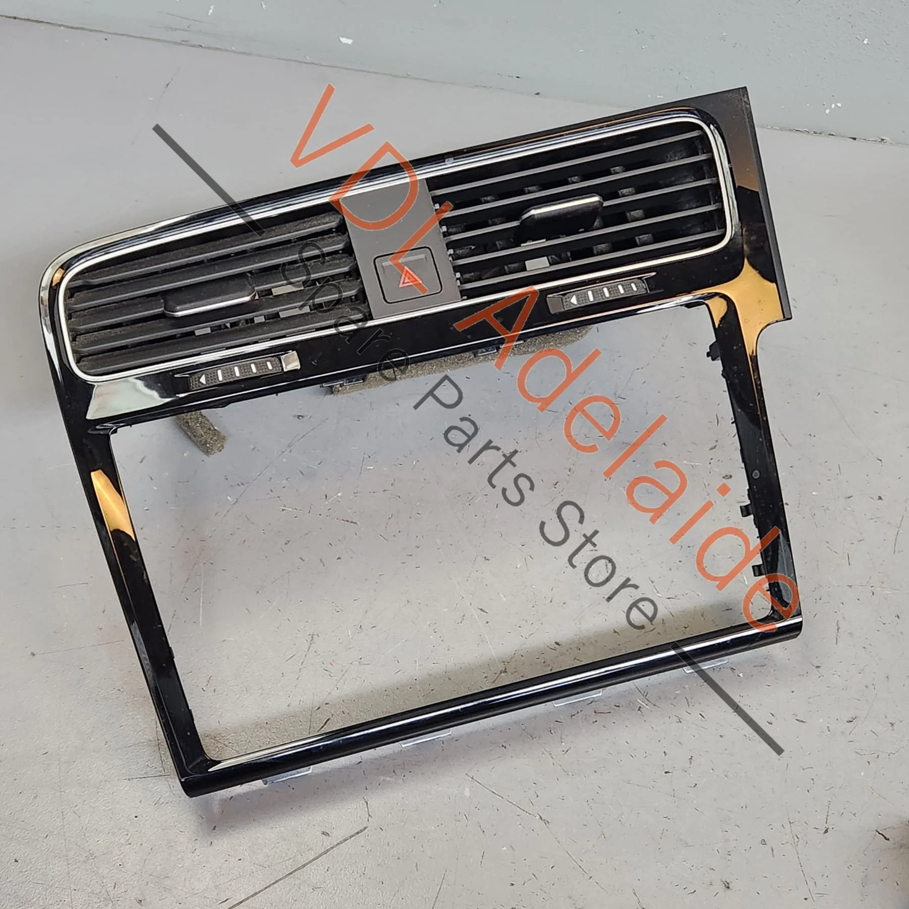 VW Golf MK7 7.5 9.2in Centre Dash Screen Trim 5G2819728AK QYI 5G2819728AJ QYI