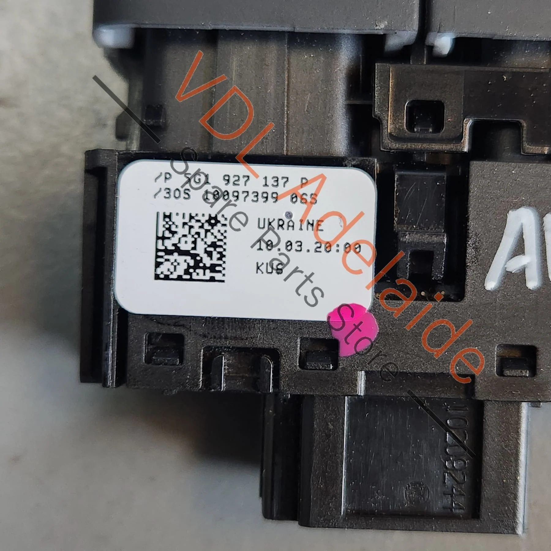VW Golf MK7.5 Driving Mode ESP & Start Stop Switch Centre Console 5G1927137P - Image 2