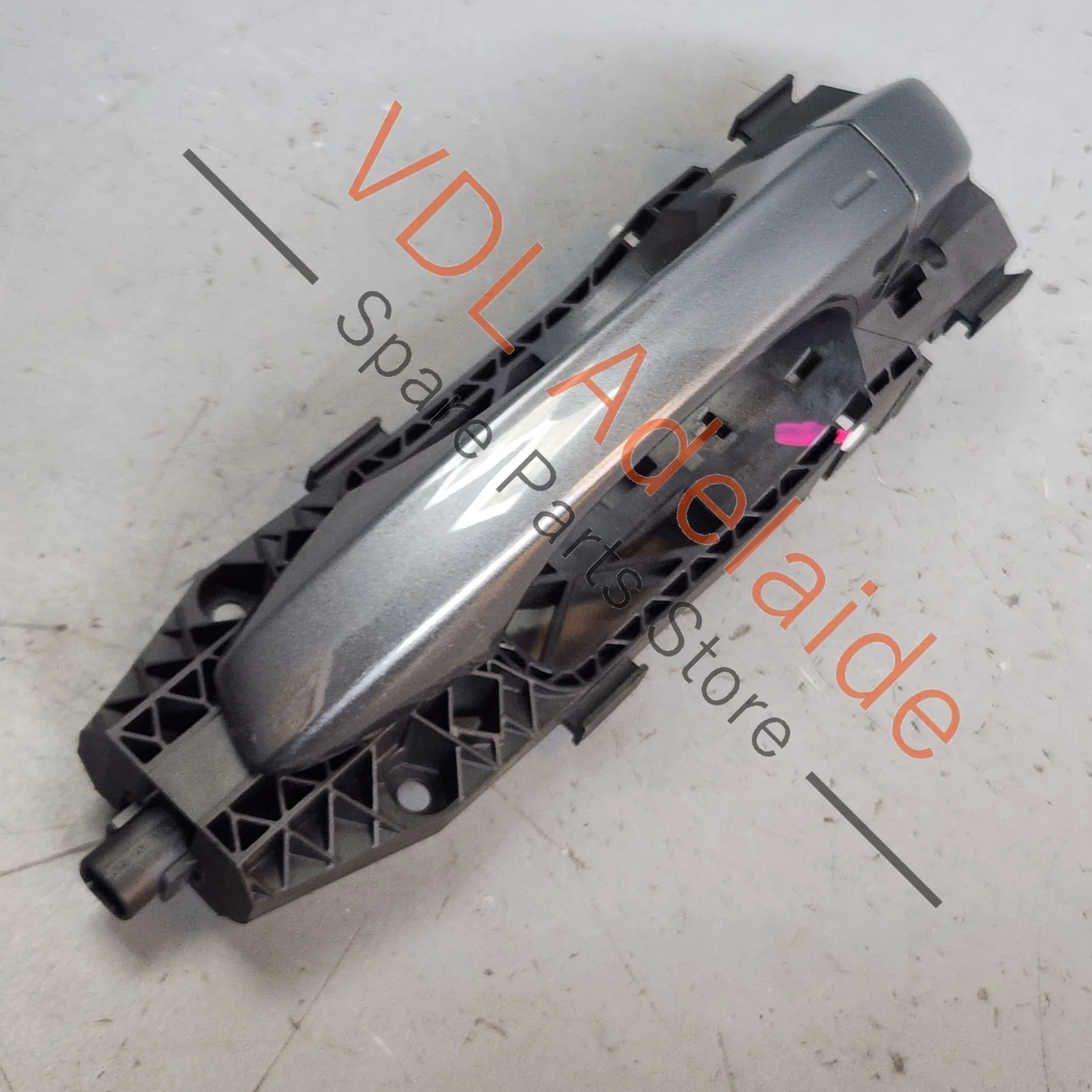 VW Golf MK7 Front Left Exterior Door Handle Keyless Entry Indium Grey LR7H X3X3 5G0837205R GRU - Image 2