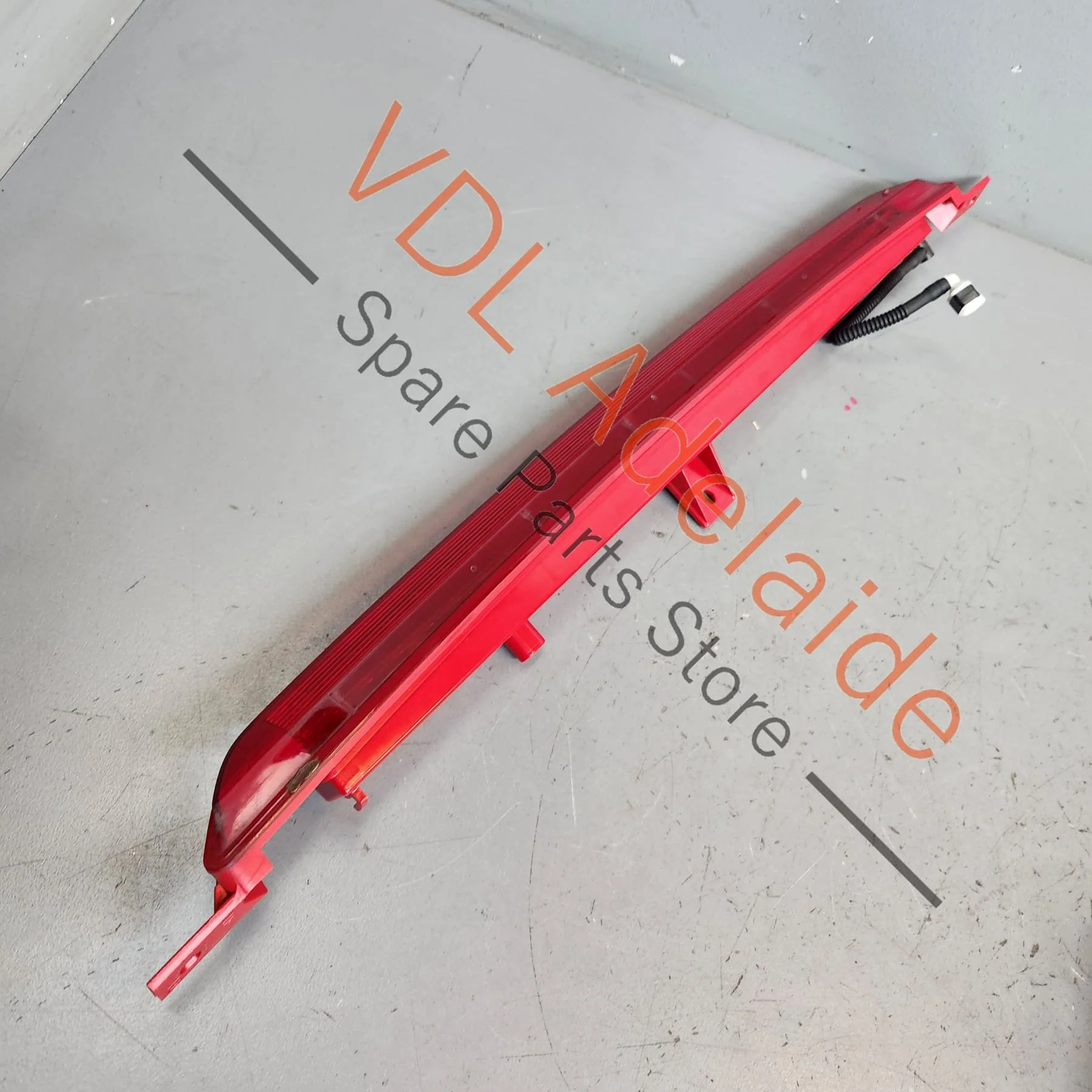 VW Golf MK7 7.5 Gti R Spoiler Mounted 3rd Brake Light Middle 5G6945087A - Image 2