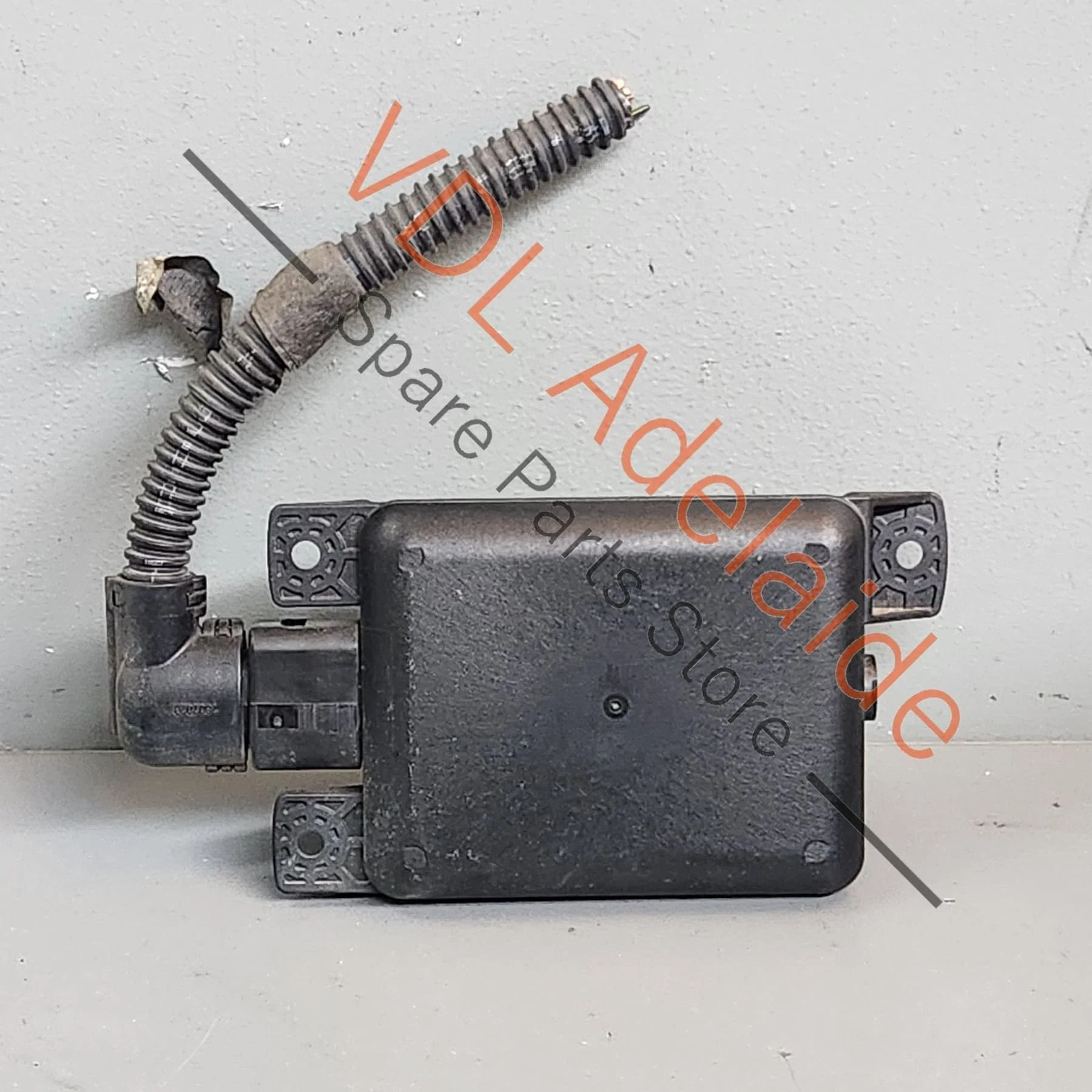 VW Audi Blind Spot Radar Rear Left Slave 5Q0907685C - Image 3