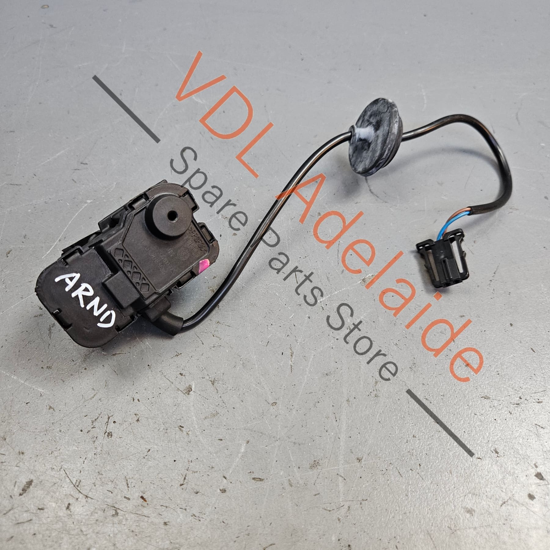 VW Golf MK7 Fuel Filler Door Cap Flap Actuator Motor 5C6810773H 5C6810773K